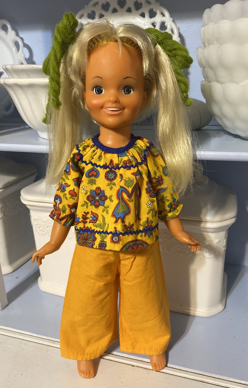 #114 Ideal Crissy Family Malibu 15.5” Dina W/outfit
