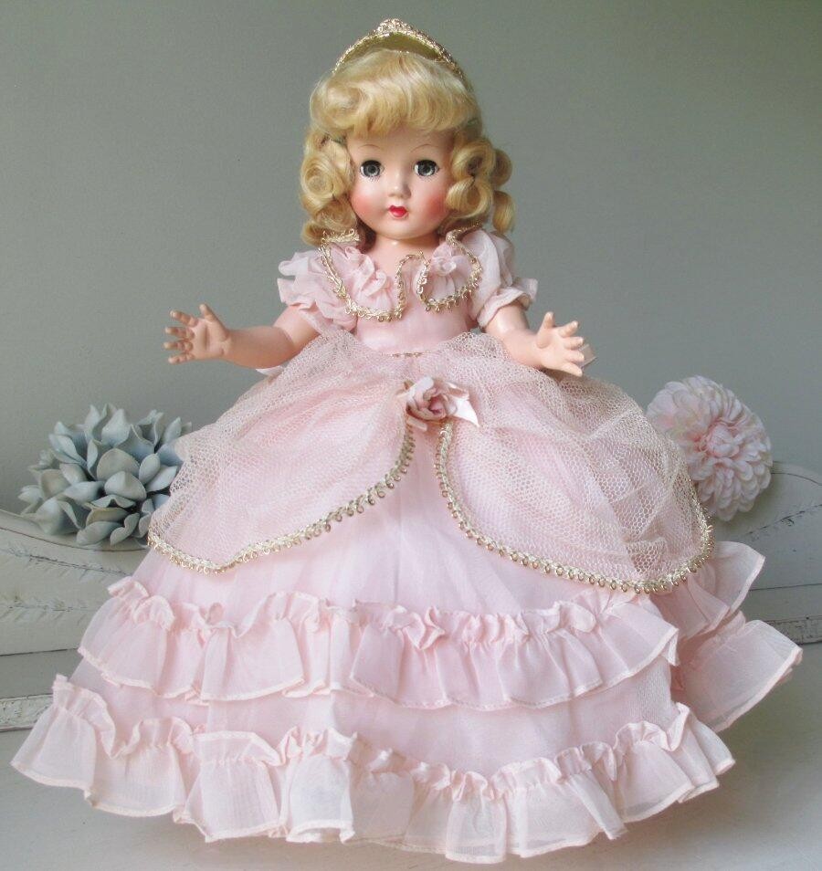Vintage Effanbee Honey Doll “Cinderella” 1952 So Pretty!