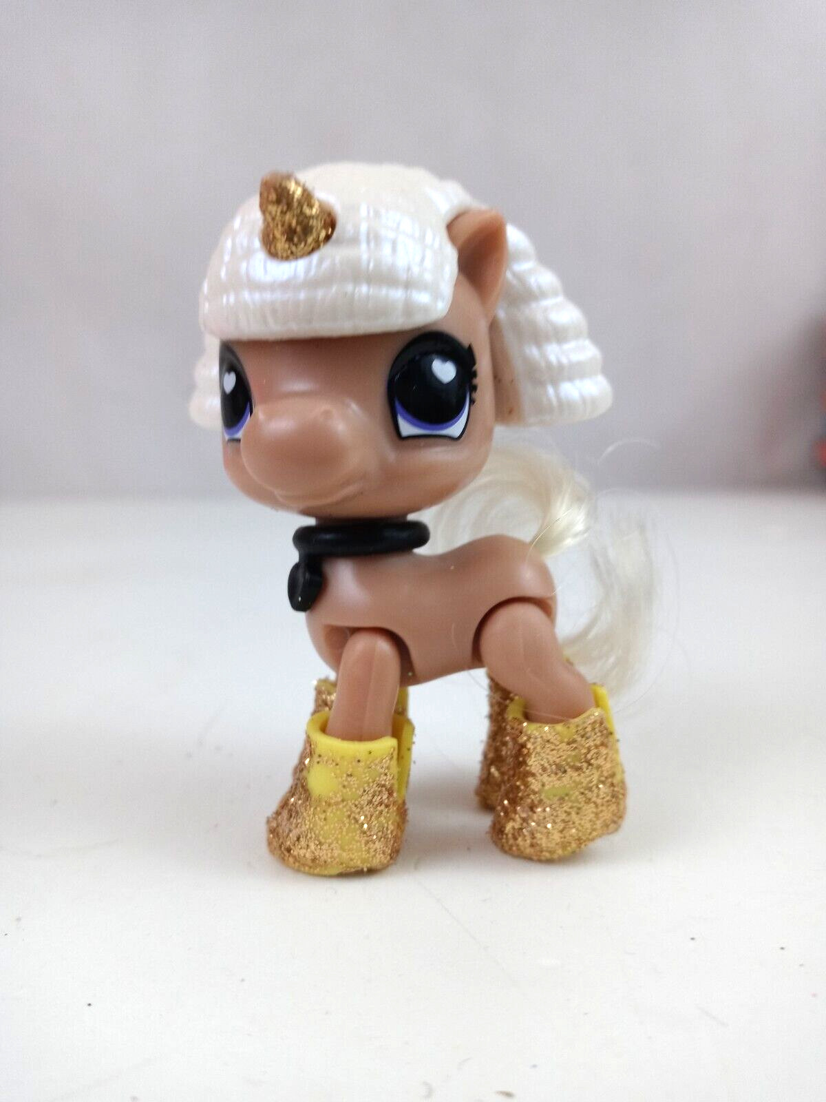Aurora Zuru 5 Surprise Unicorn Squad K2 With Boots & Necklace