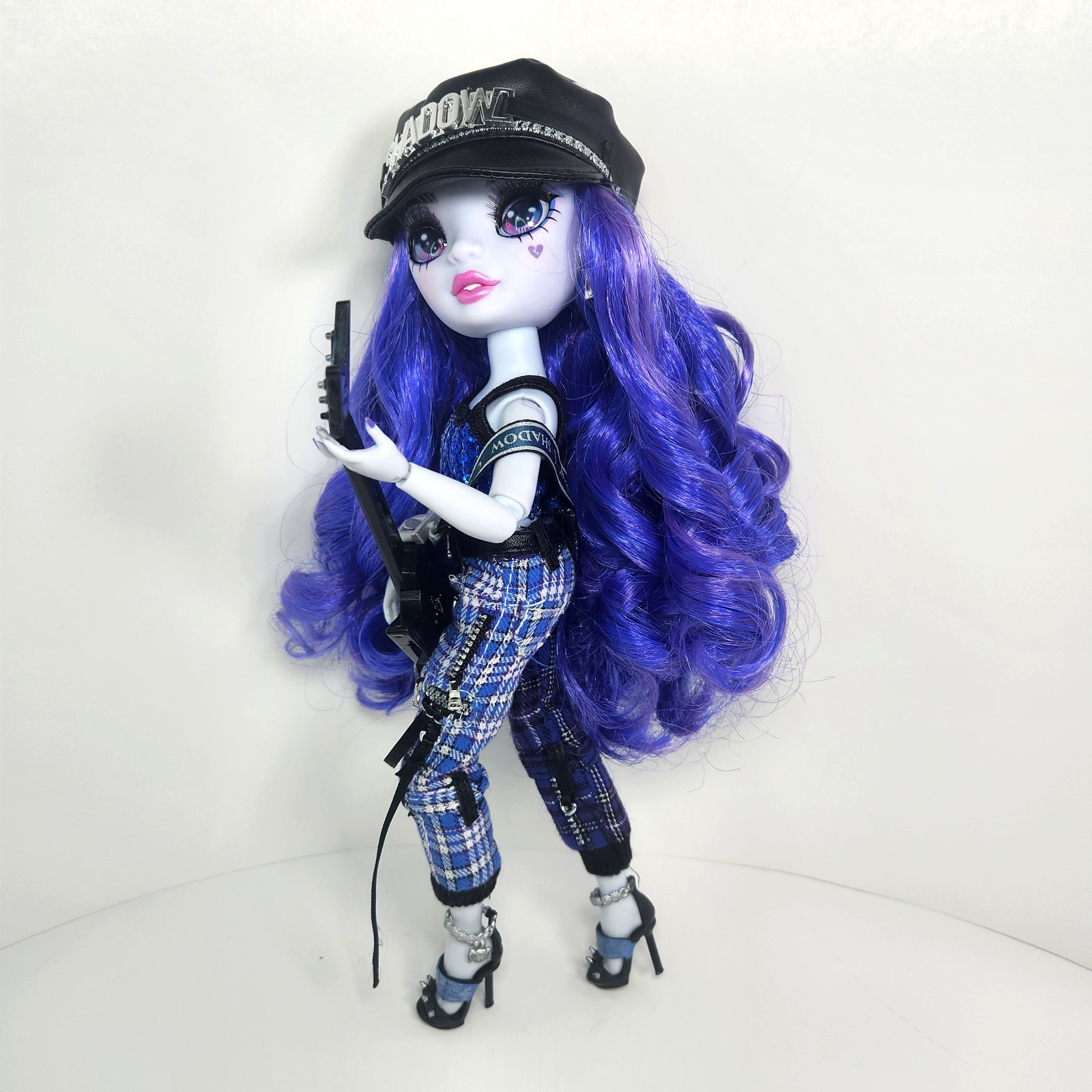 Rainbow High Shadow High Uma Vanhoose Rock Fashion Doll W/Guitar Outfits Accs
