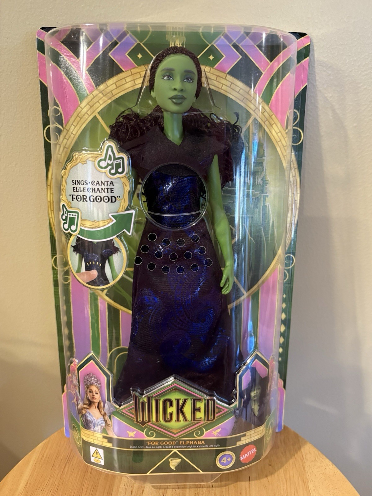Mattel – Wicked Singing Elphaba Fashion Doll (Sings Defying Gravity)