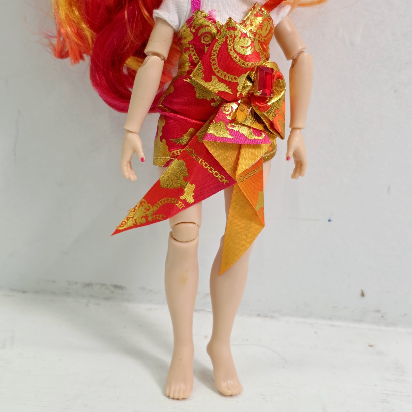 Rainbow Junior High Laurel Devious Special Edition 9” Fashion Doll Skirt Dress