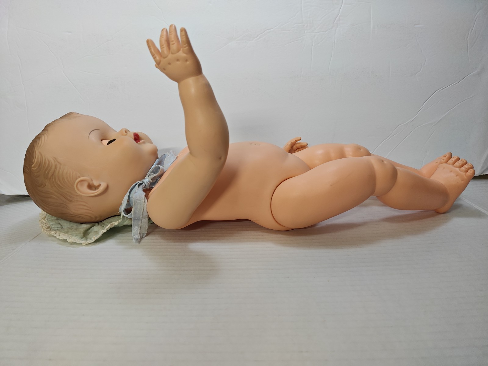 Vintage 1950’s Drink And Wet Blue Sleepy Eyes Brown Hair Baby Doll 19″