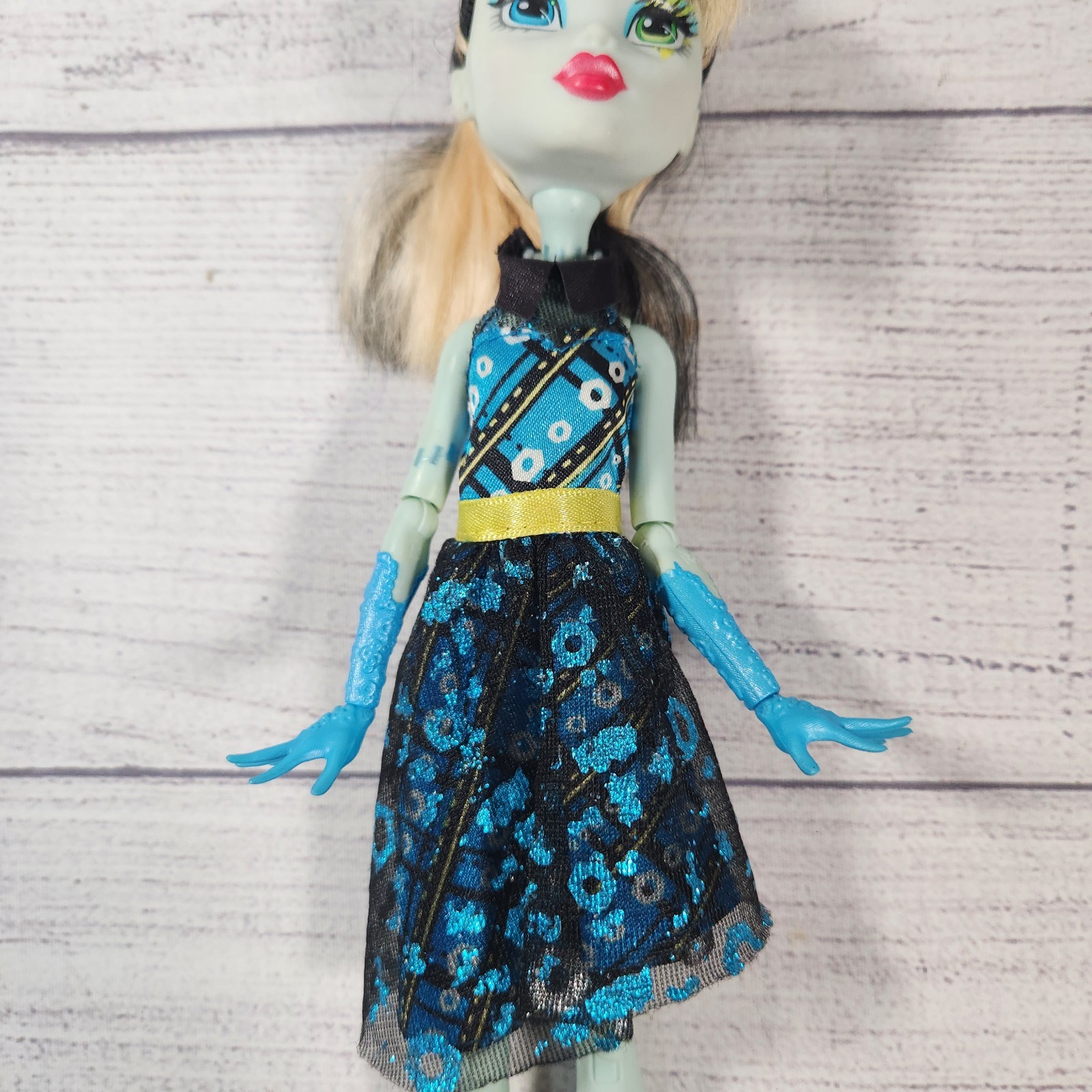 Monster High Frankie Stein Doll Welcome To Monster High Photo Booth Ghouls 2015