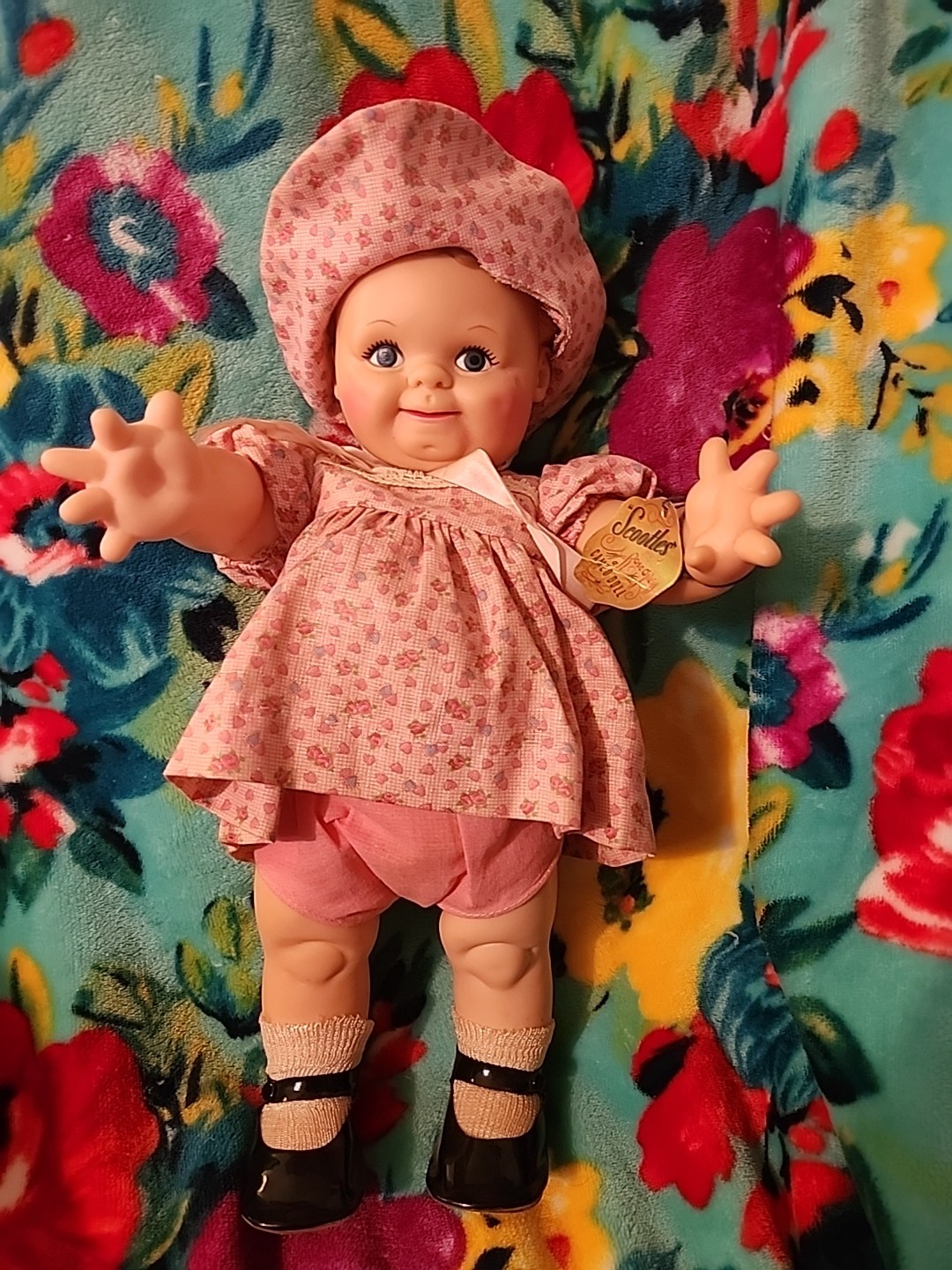 Rosey O’Neil Vinyl Cameo First Limited Edition “Scooties Doll ” 16 “Tall