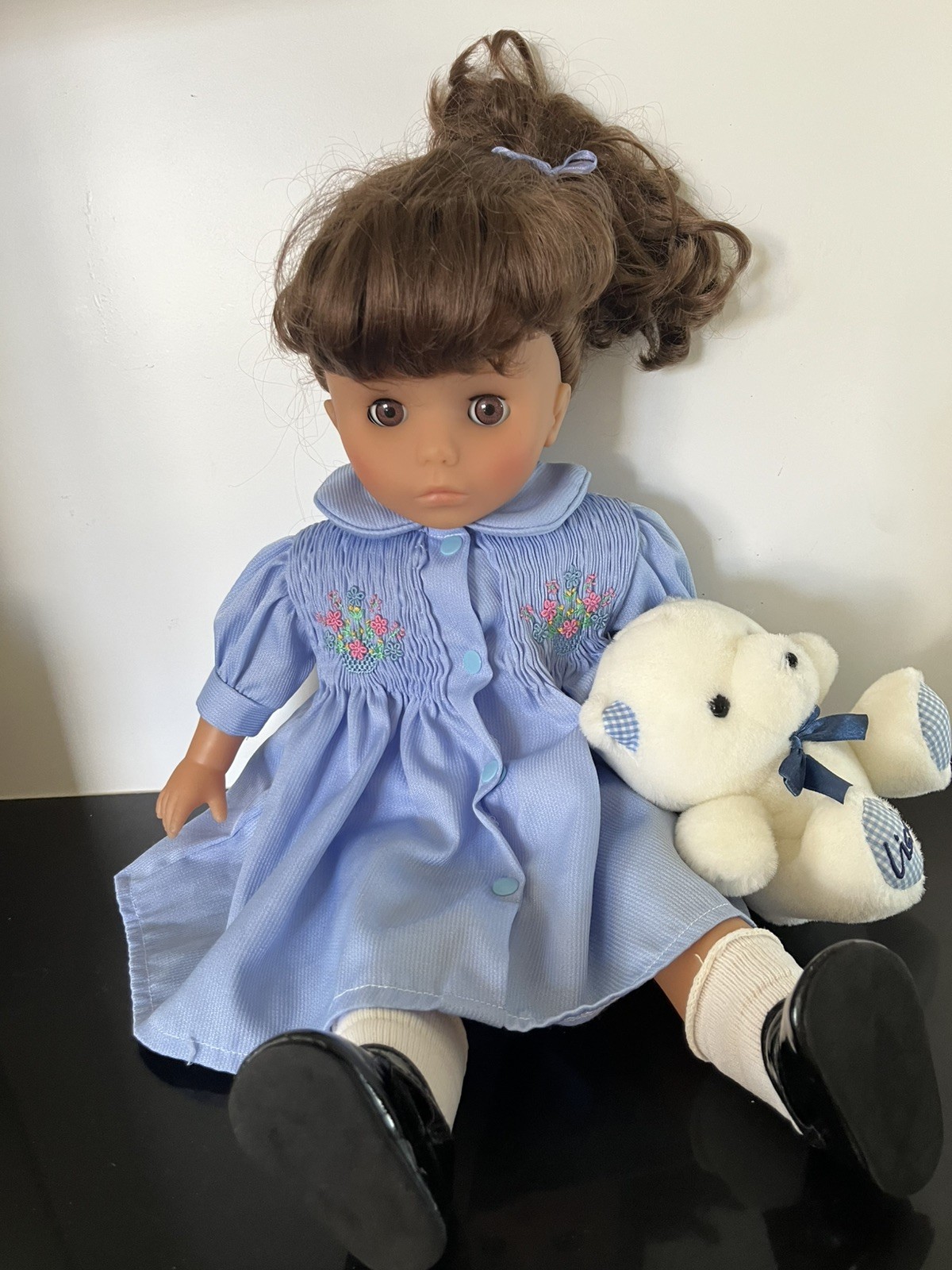 Lissi Puppe Doll 96465 Neustadt 17″ Brown Hair Hazel Sleep Eyes.