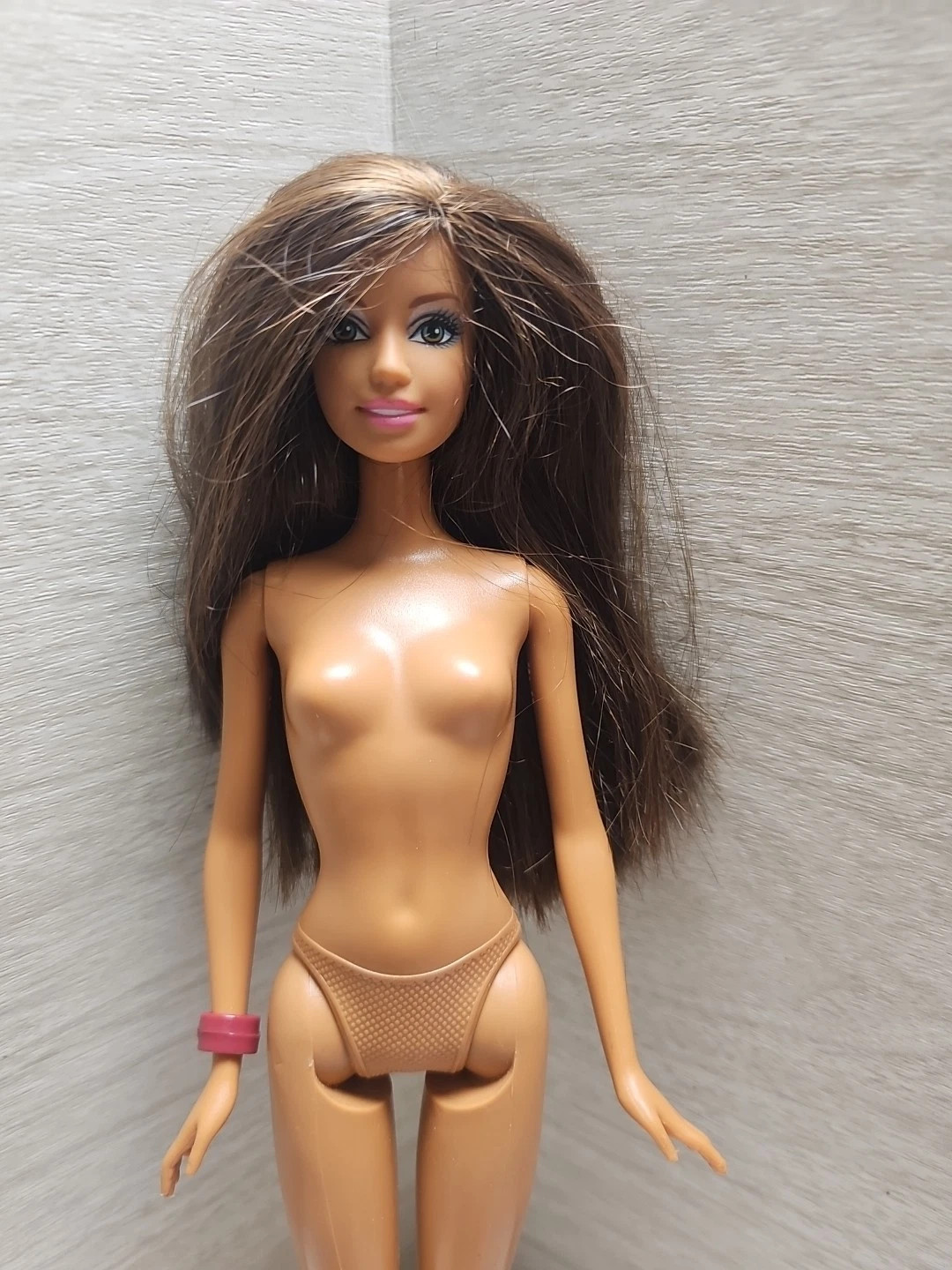 Barbie Articulated Doll Brunette Poseable Jointed Body 1999/2005 Mattel China