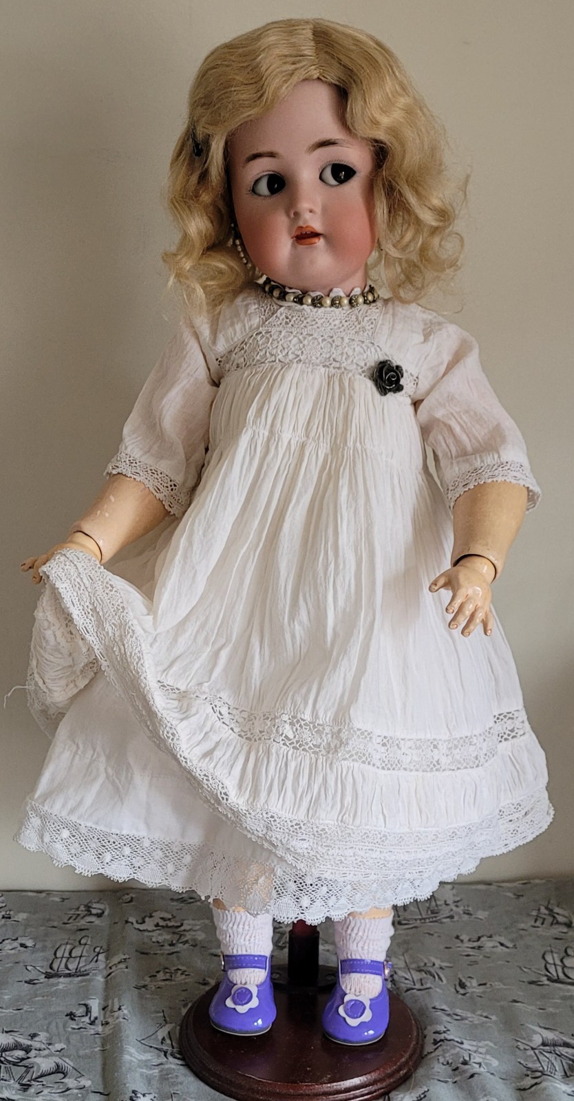 DELIGHTFUL 22 INCH FLIRTY EYED ANTIQUE SIMON & HALBIG/K & R 55