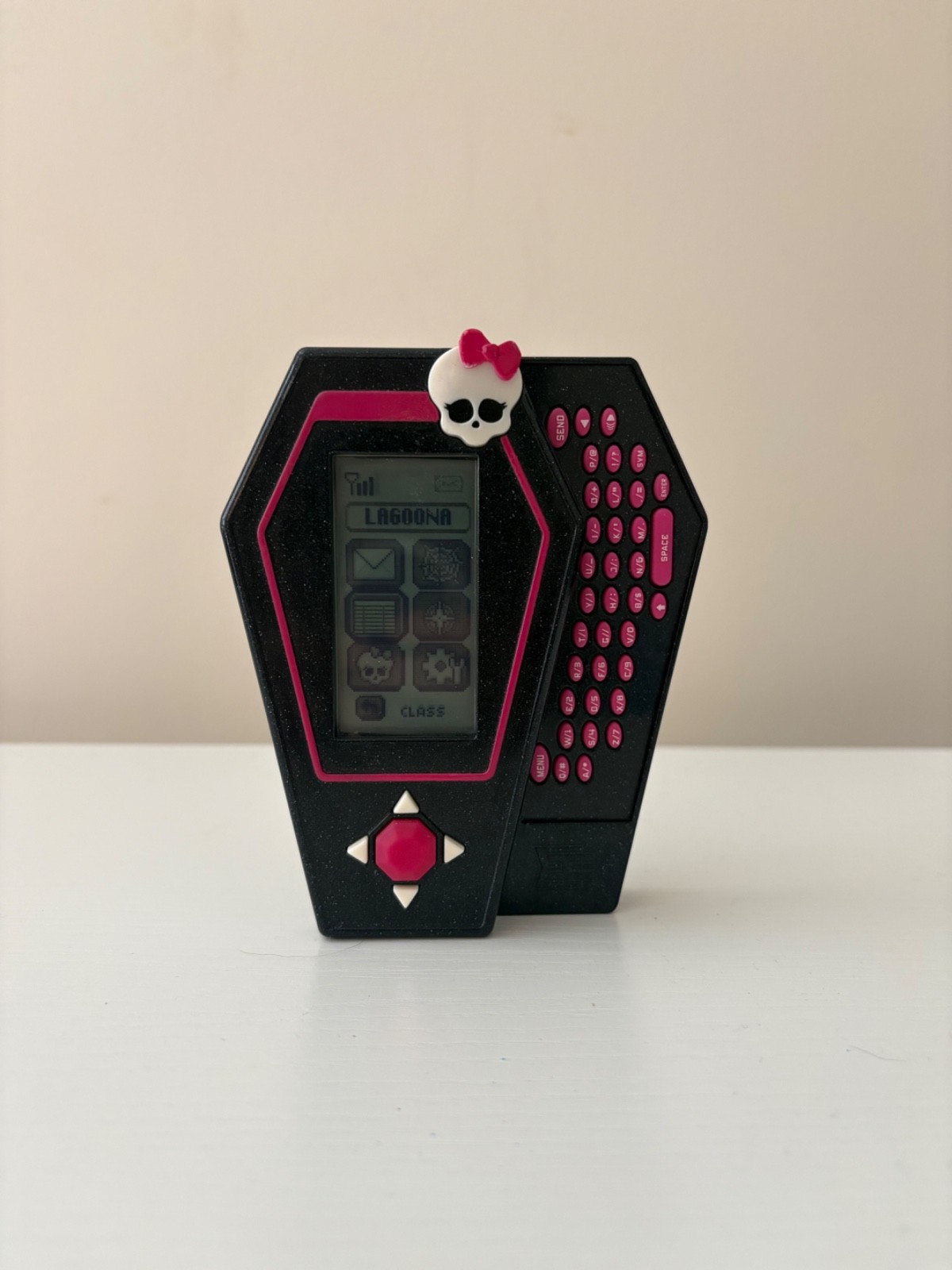 Monster High Rare Working Coffin Phone Game 2009