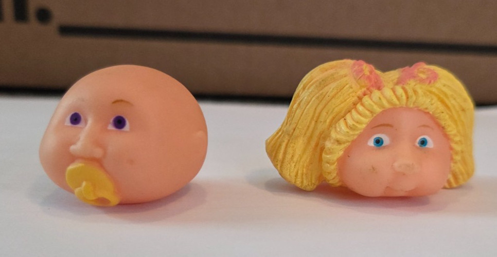 Set Of 2 Cabbage Patch Kids Pencil Toppers Boy And Girl – vintage 1984