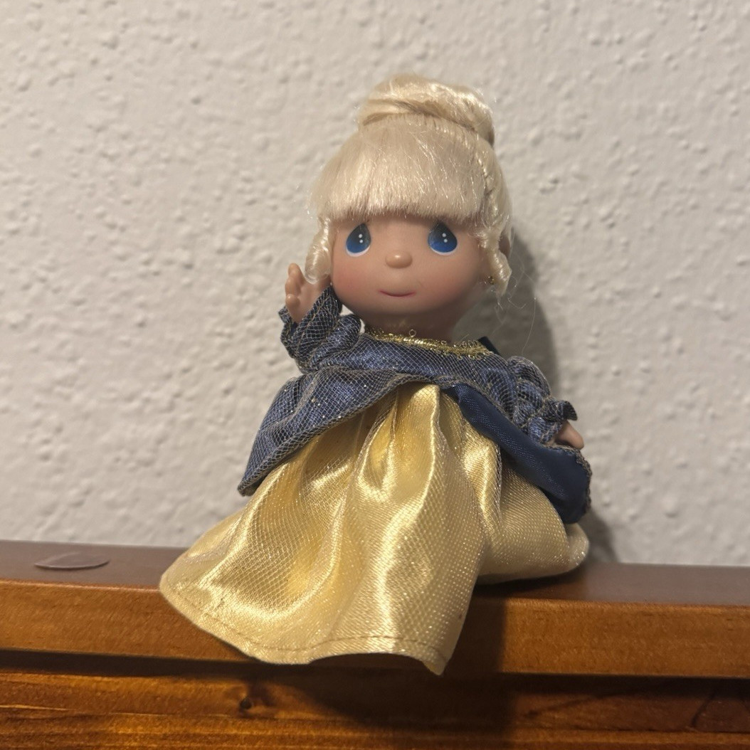 Disney Parks 50th Anniversary Limited Edition Precious Moments Cinderella doll