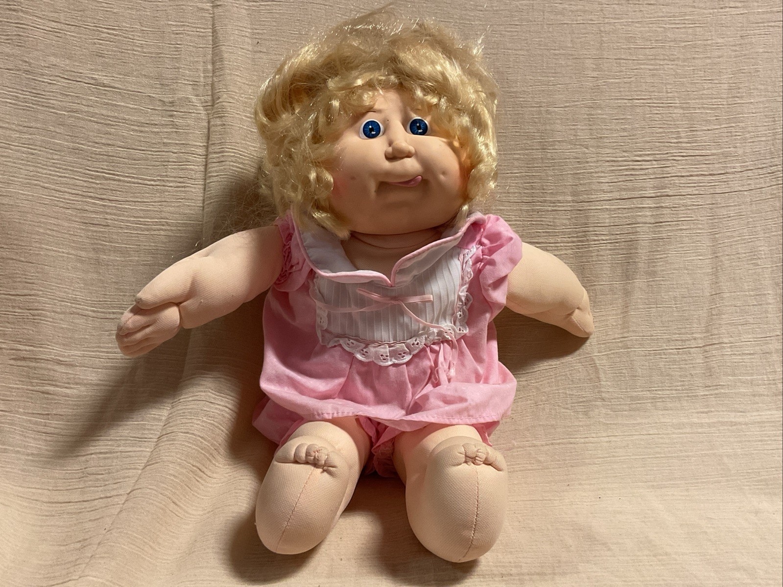 Caucasion Vintage 1982 Cabbage Patch Kids Doll Blonde Hair