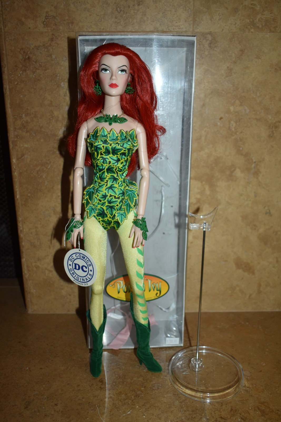 Madame Alexander X DC COMICS LIMITED EDITION 17″ DOLL FIGURE BATMAN POISON IVY