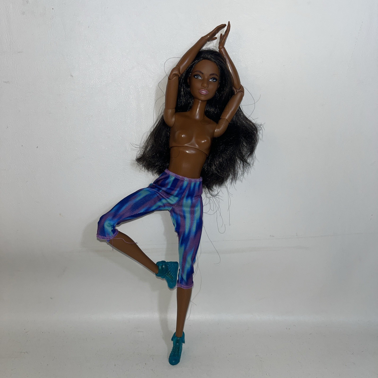 Barbie Made To Move AFRICAN AMERICAN YOGA DOLL Poseable 2021 READ