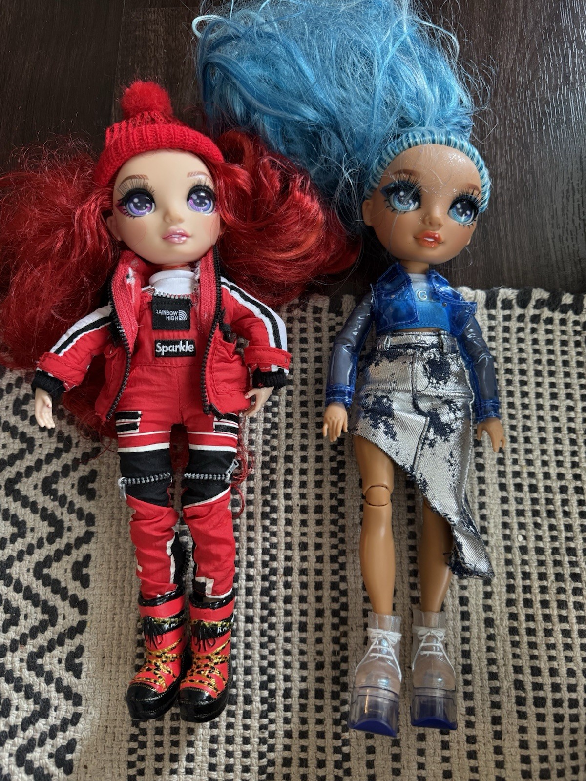 Rainbow High Winter Break Ruby Anderson & Skylar Bradshaw Blue Outfit Doll Lot