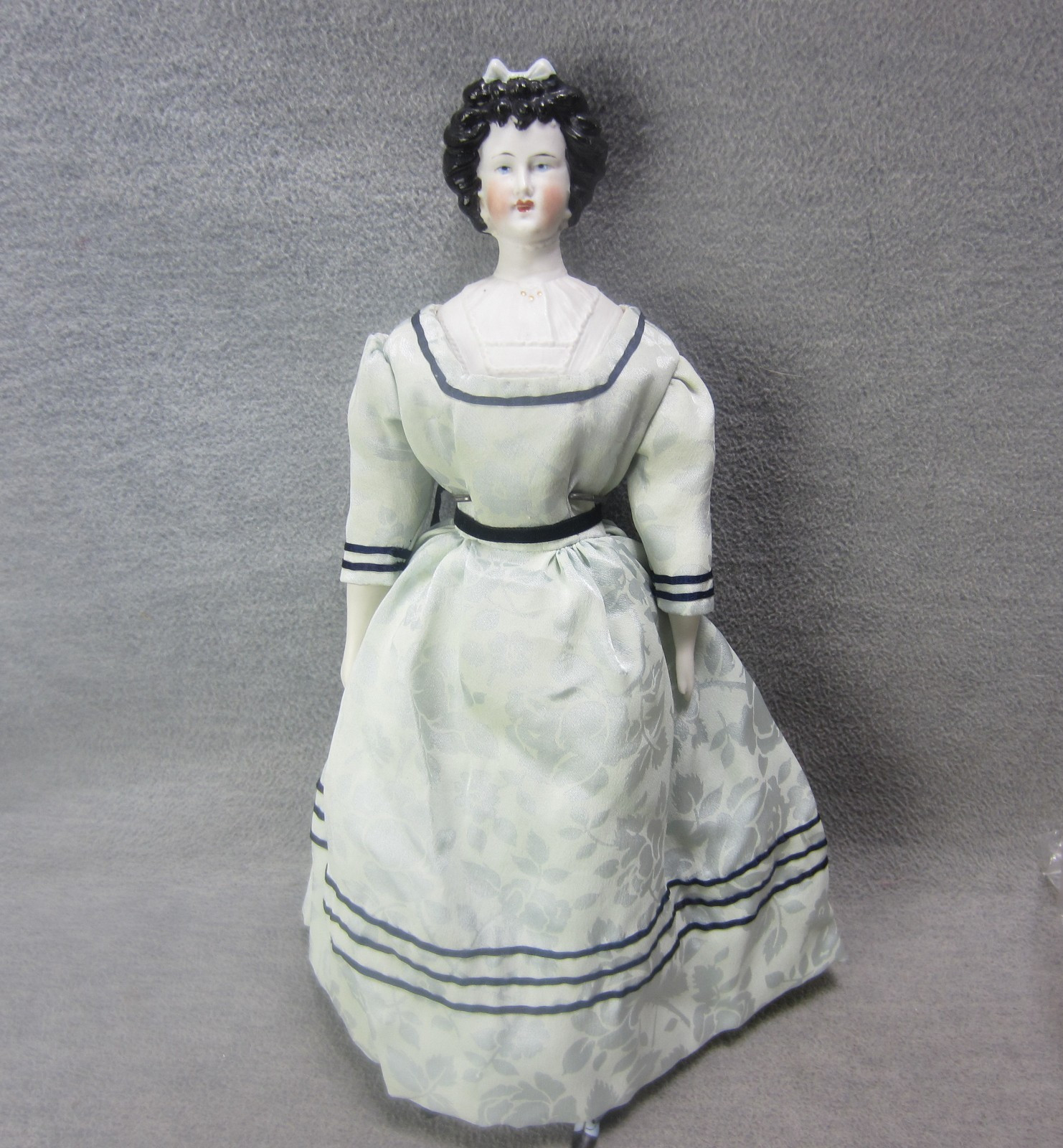 Antique Limbach Doll VIDEO IRISH QUEEN Parian Shoulder Head Blouse Trimmed 1911