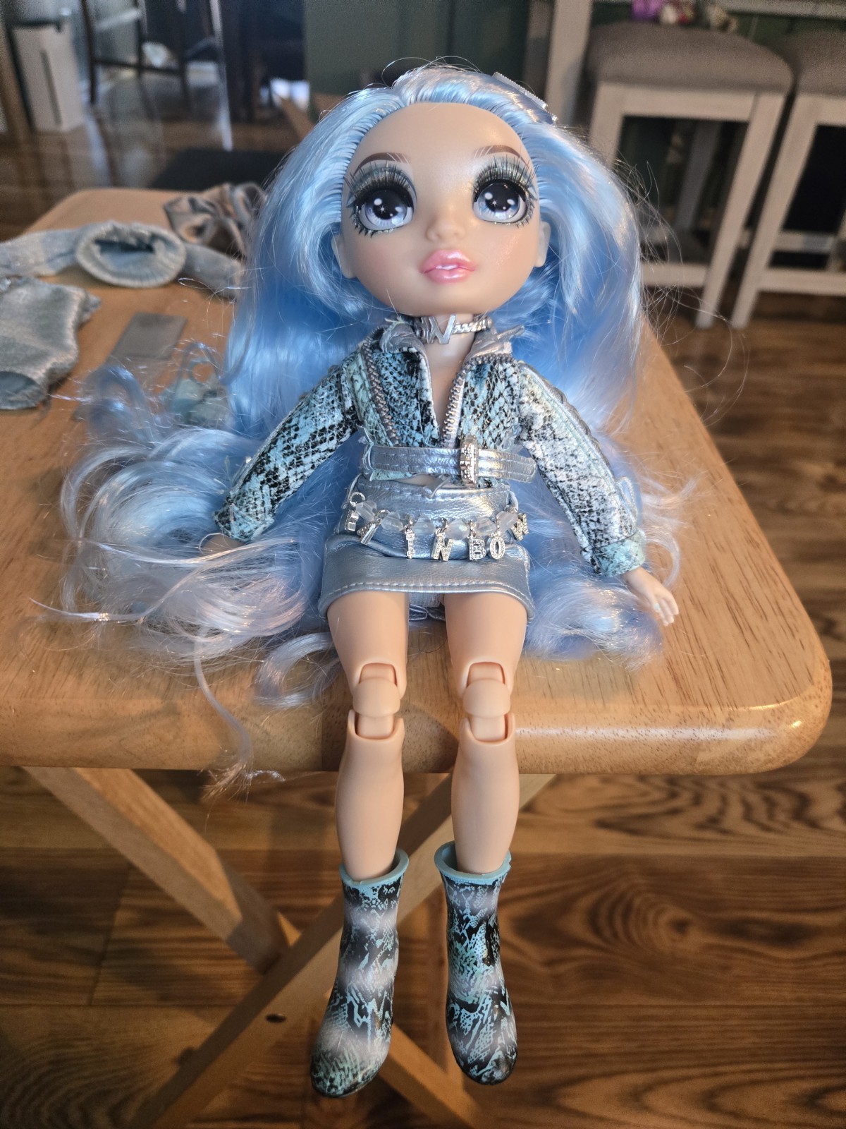 Rainbow High Gabriella Icely Doll Complete Extra Outfit Comb MGA T28