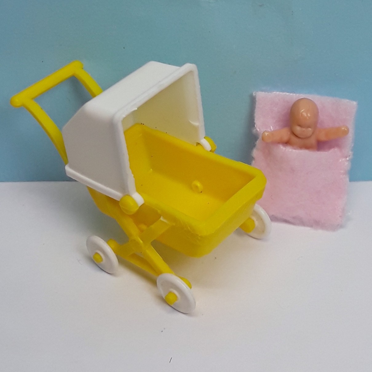 Vtg. Mattel Liddle Kiddles FLORENCE NIDDLE Doll, Outfit, Hat, Shoes, Buggy, Baby