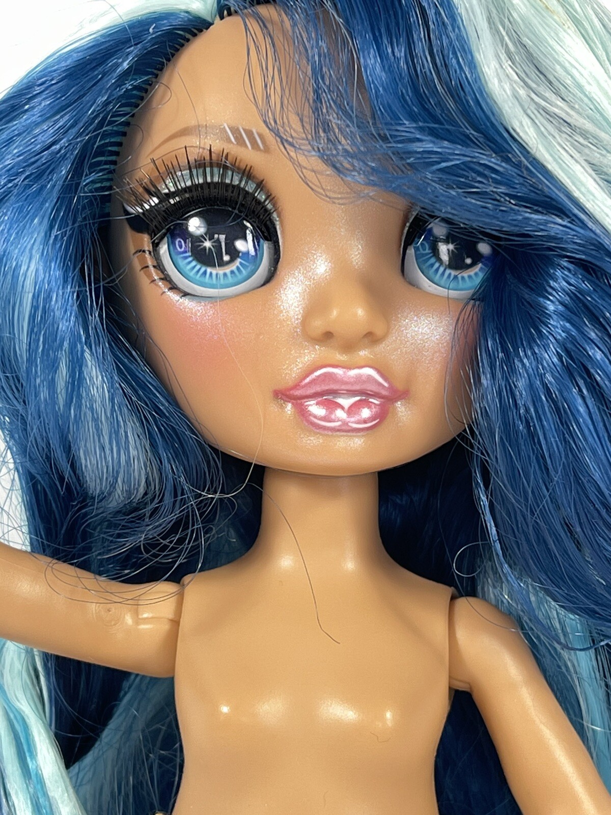 Rainbow High Skylar Bradshaw Series 1 Fashion Doll Blue Hair Shoes Skirt