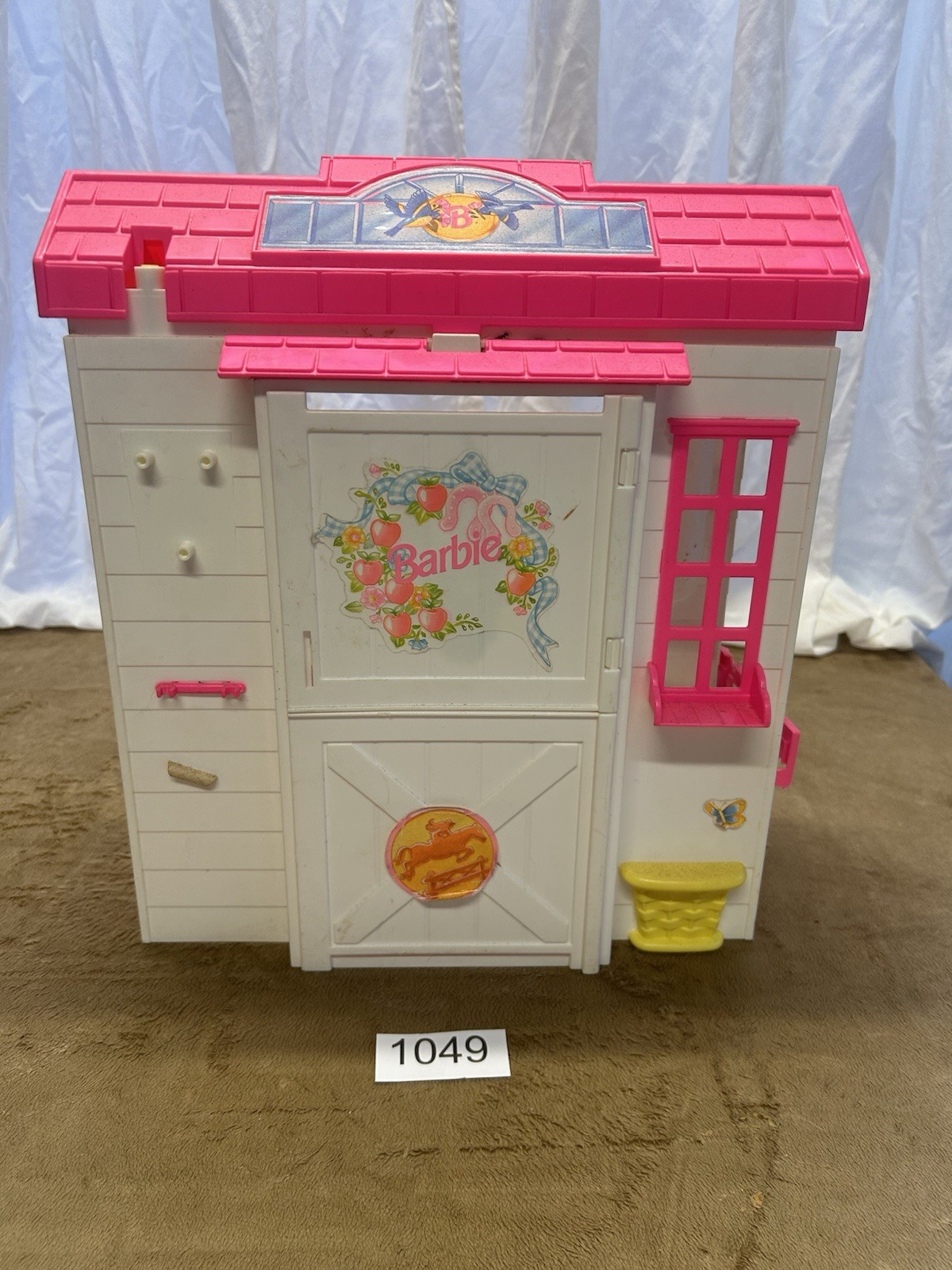 Vintage 1995 Fashion Doll Horse Stable. Feeding Fun Set (incomplete) #1049