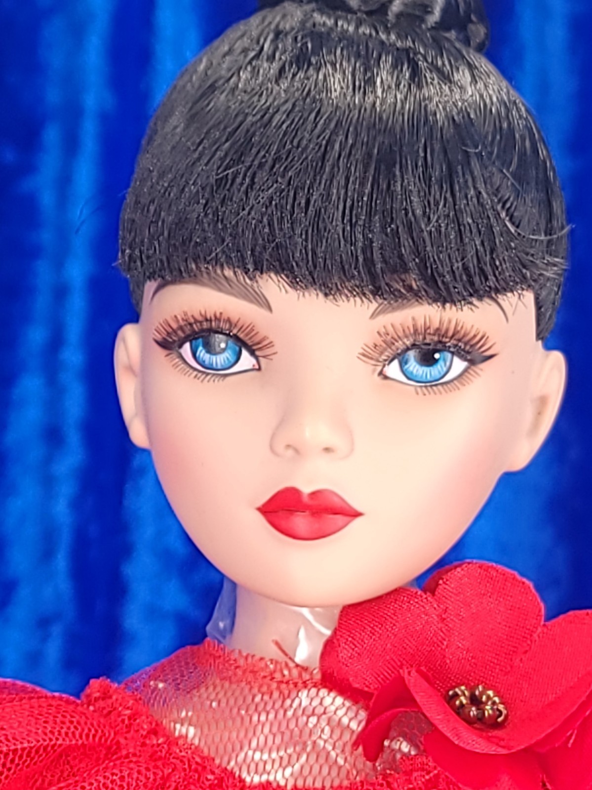 Robert Tonner Ellowyne Wilde Bright Ideas VDC 2023 LE 200 16″ Doll RT22EWDD25