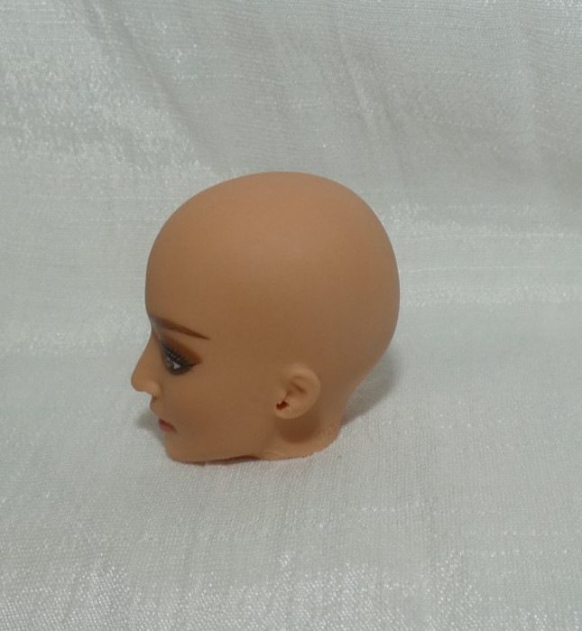 BARBIE CREATE BASICS DELUXE KIT # 5 LIZZETTE BALD DOLL HEAD ONLY EASY SWAP JJX39