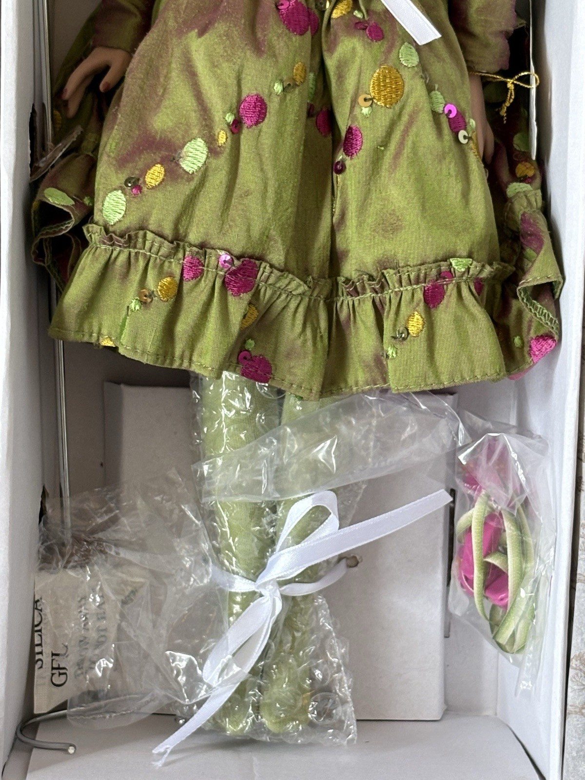 Ellowyne Wilde BITTER GREEN 2006 Dressed Doll by Tonner LE1000_011-106_NRFB