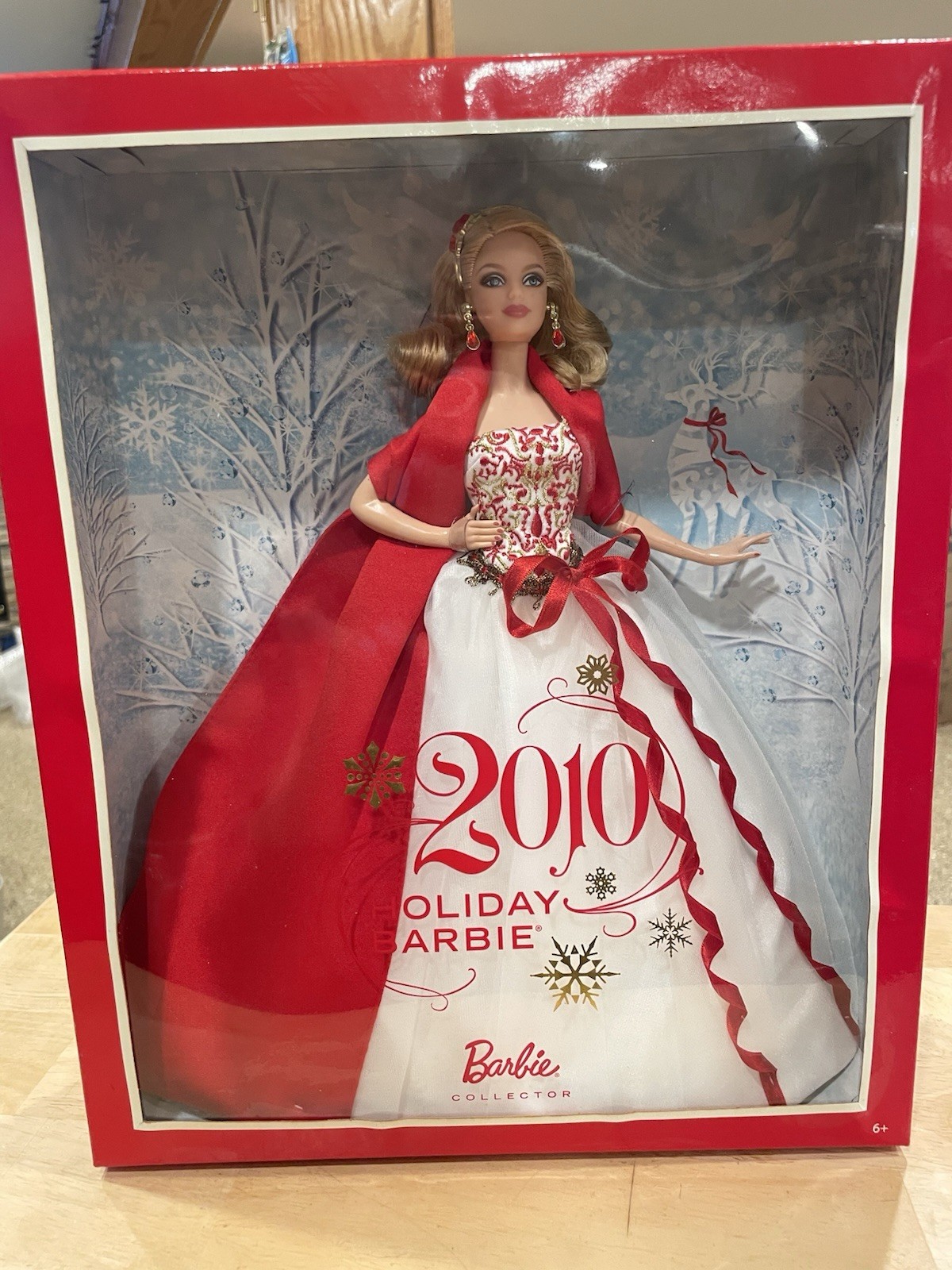 NIB BARBIE DOLL 2010 HAPPY HOLIDAY CHRISTMAS R4545
