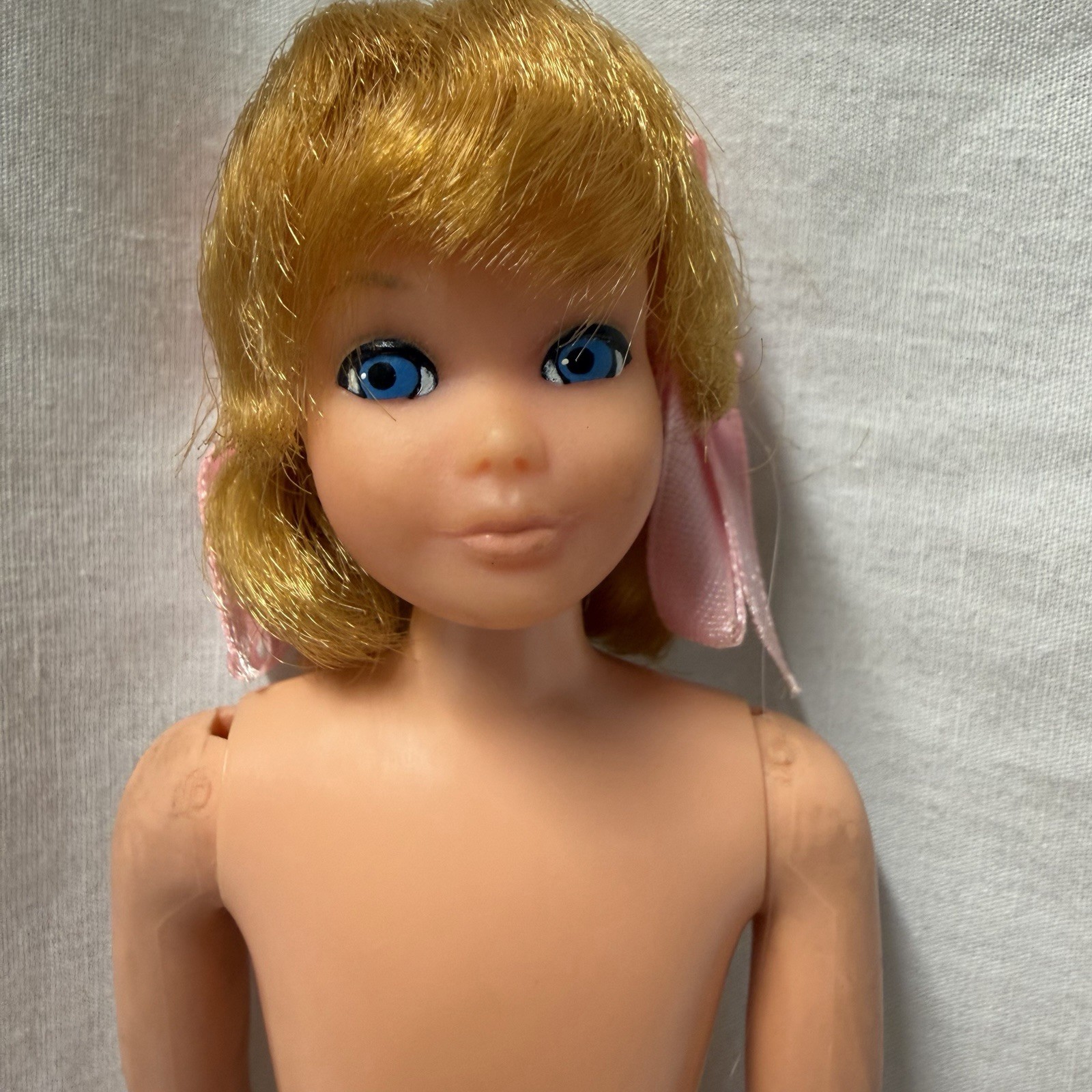 Vintage Mattel Barbie Skipper Pink Hair Bows Pose N Play Doll #1179