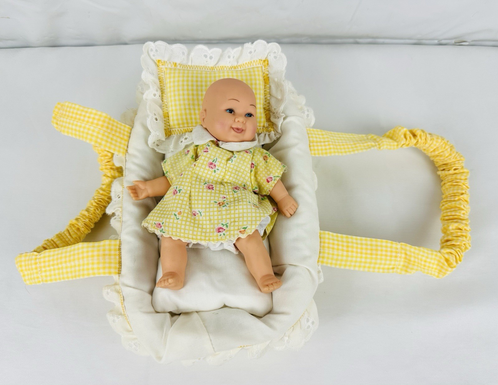 Vintage Baby Doll w/ Travel Bed Bassinet Cuddle & Carrier Bed Unimax Toys 2002