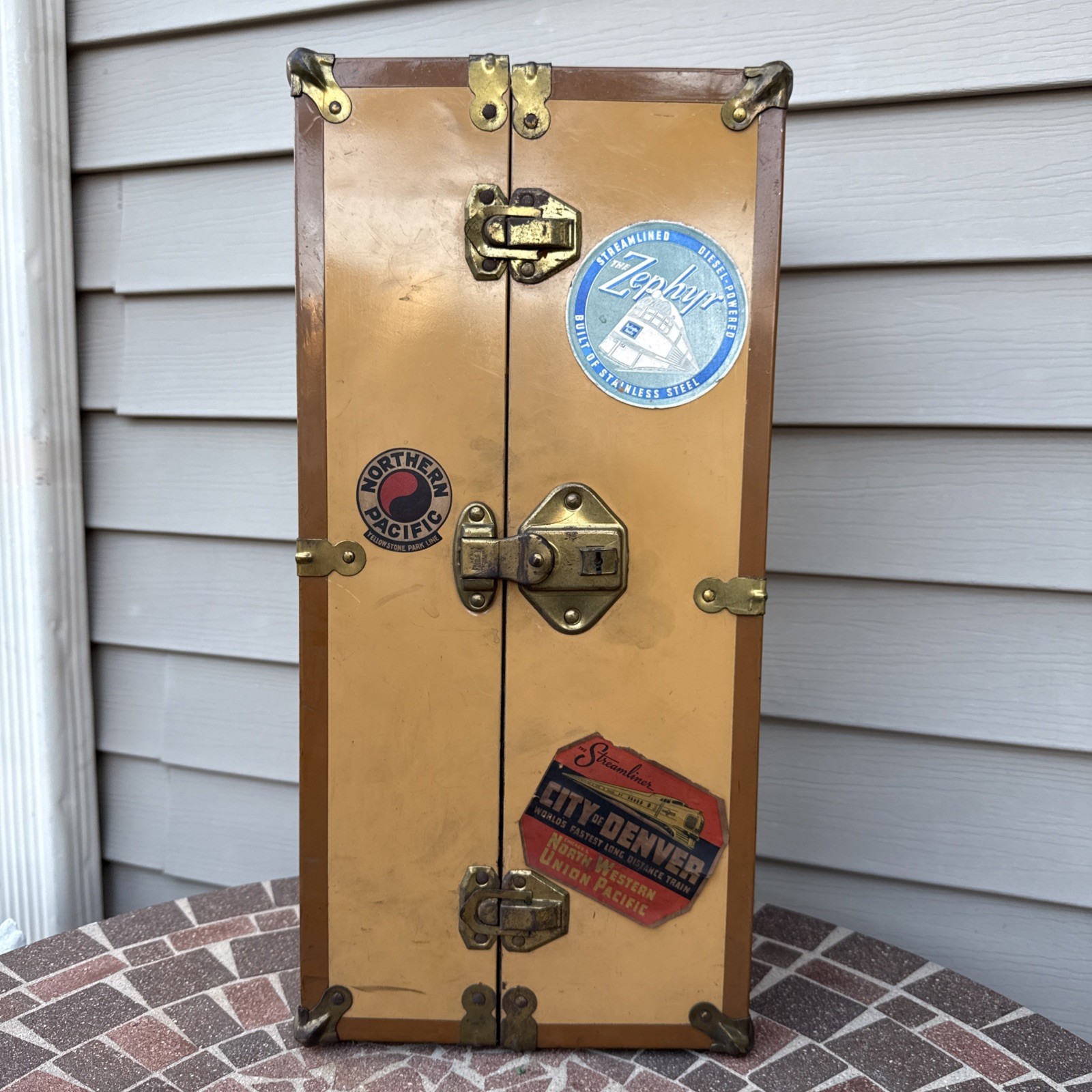 Vintage 1930s Doll Trunk Metal 18” Large Classic Collection Stickers. RARE