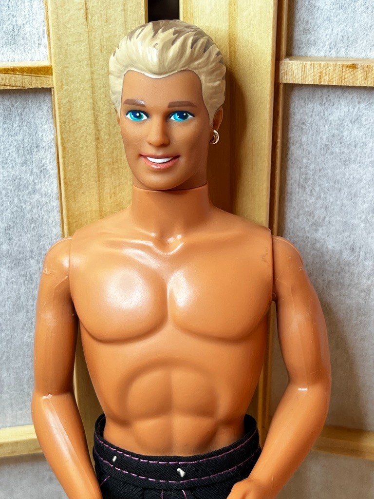 1992 Earring Magic Ken Doll #2290 One Earring Ken Mattel