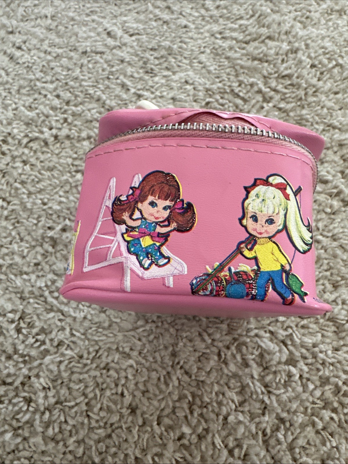 Liddle Kiddle Pink Carry Case With Beat A Diddle And Others. Goldilocks