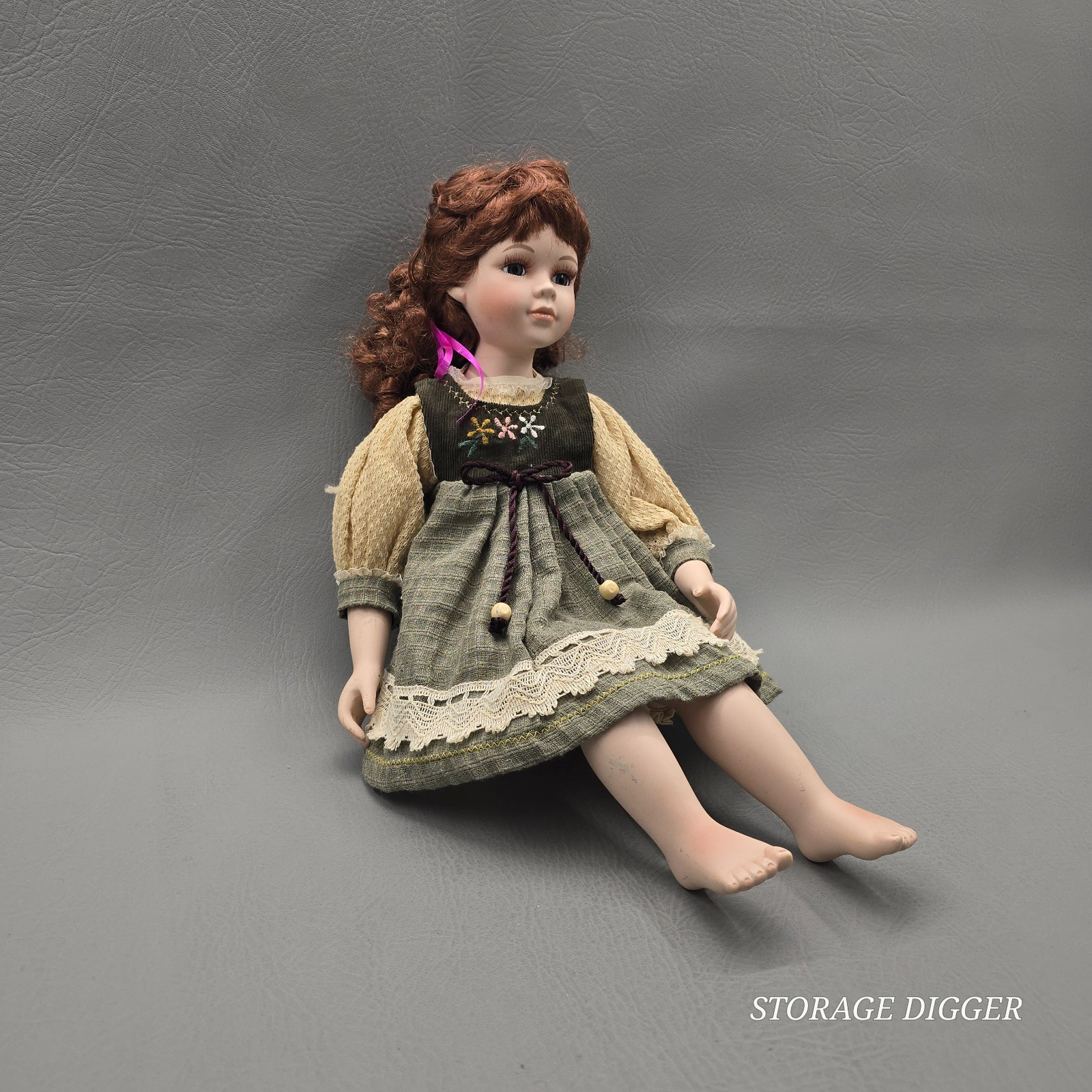 Vintage The Emerald Doll Collection Ashley Belle Kamryn Porcelain Doll 16″ Tall