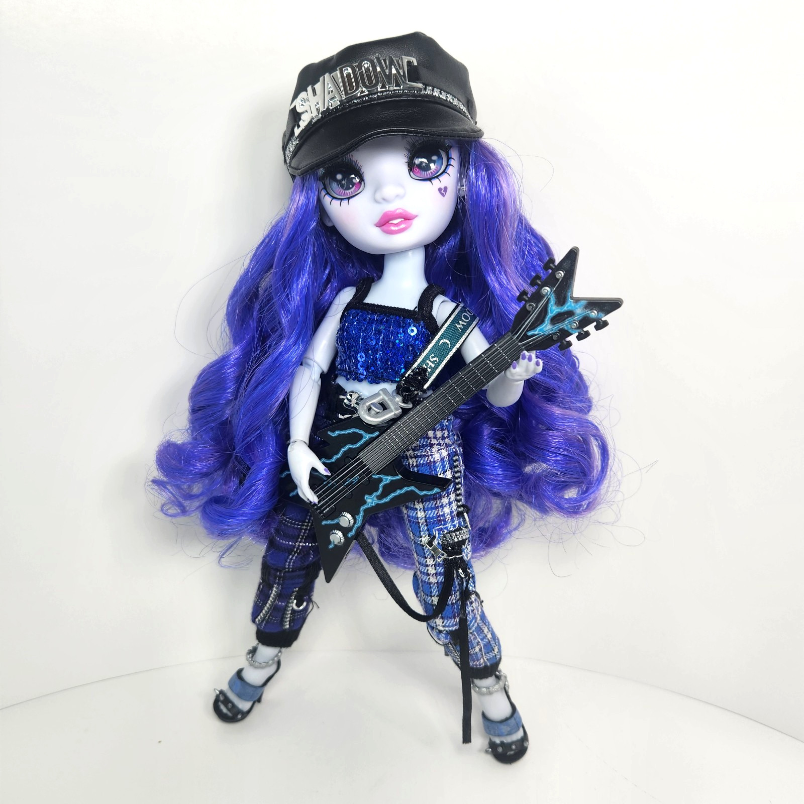Rainbow High Shadow High Uma Vanhoose Rock Fashion Doll W/Guitar Outfits Accs