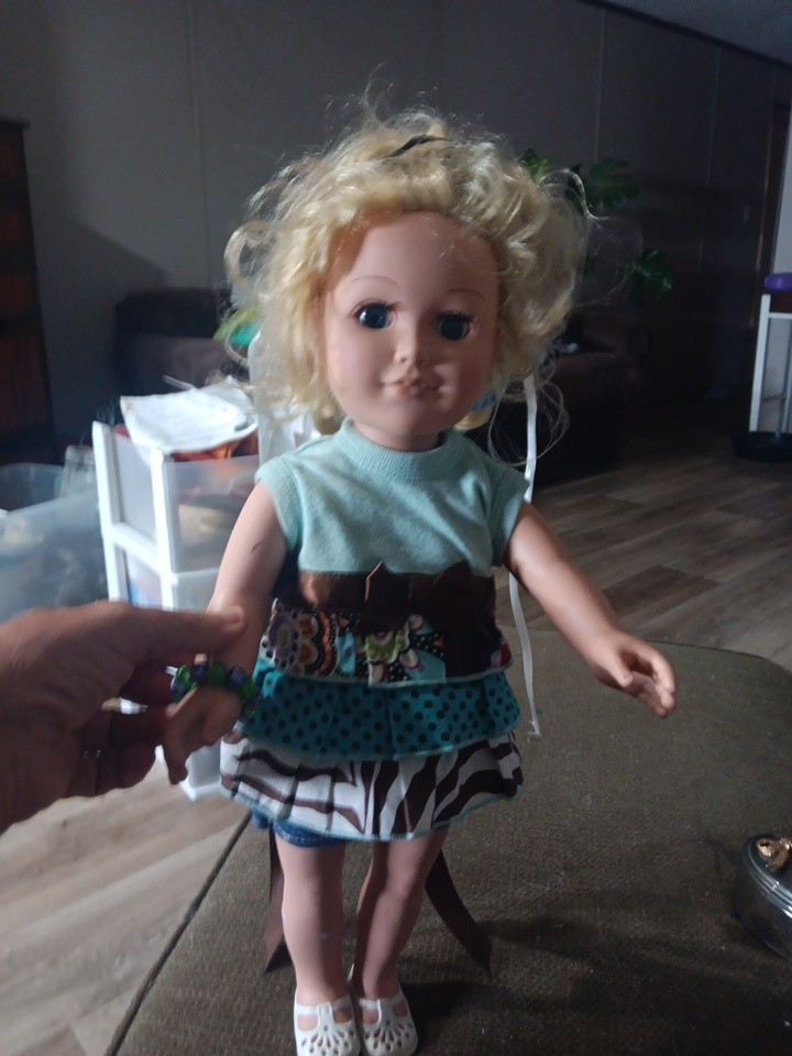 2013 CitiToy Blonde Blue Eye 18″ Doll Skirt, Blouse And Shoes Girl Gift Toy