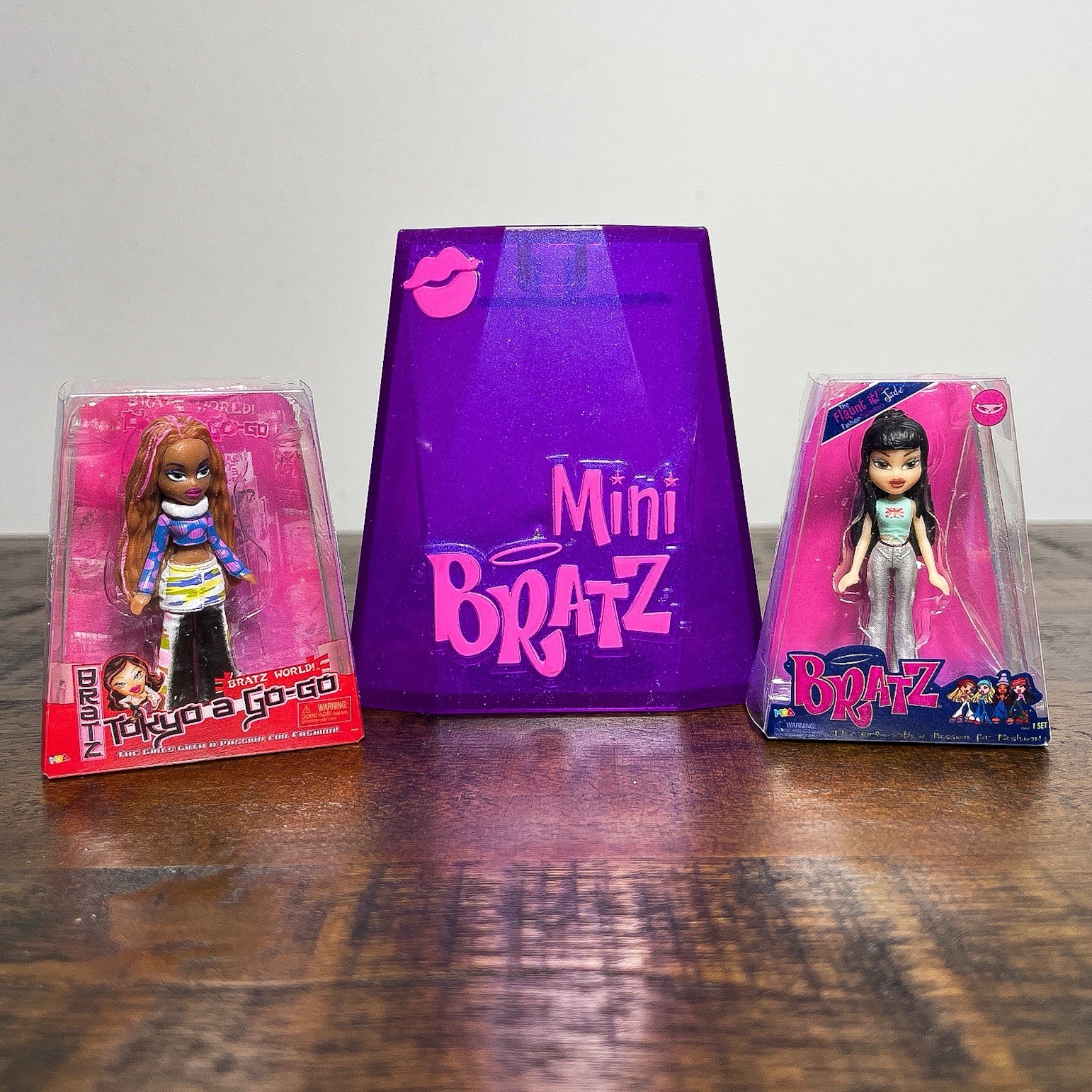 Mini Bratz Series 1 Flaunt It! Jade & Tokyo Minis 2” Doll Collectible 2022