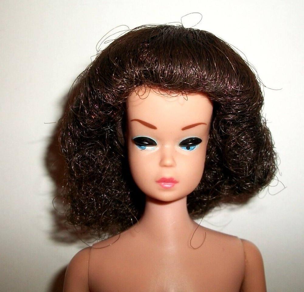 1960S VINTAGE BARBIE DOLL DARK BRUNETTE RARE FASHION QUEEN WIG STOCK #500