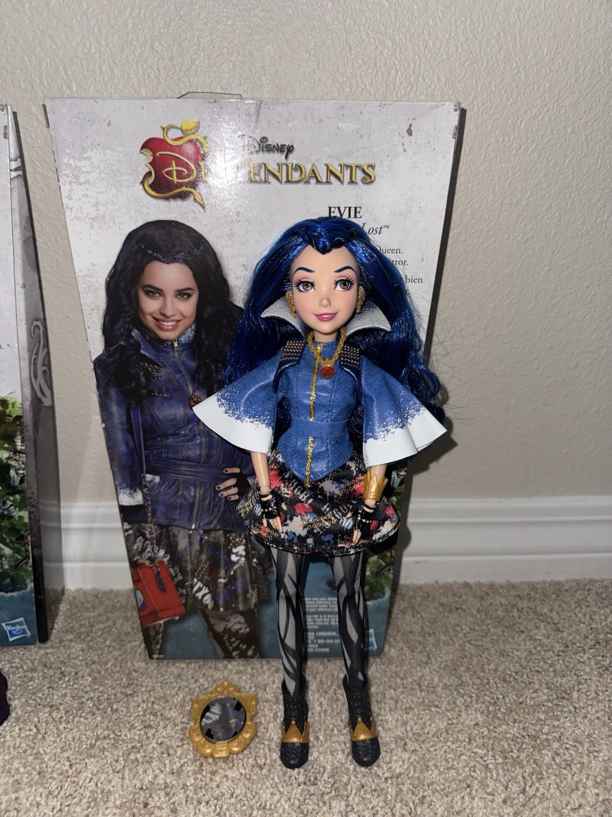 (HASBRO 2015) Disney Descendants Mal & Evie Signature Fashion Dolls (COMPLETE)