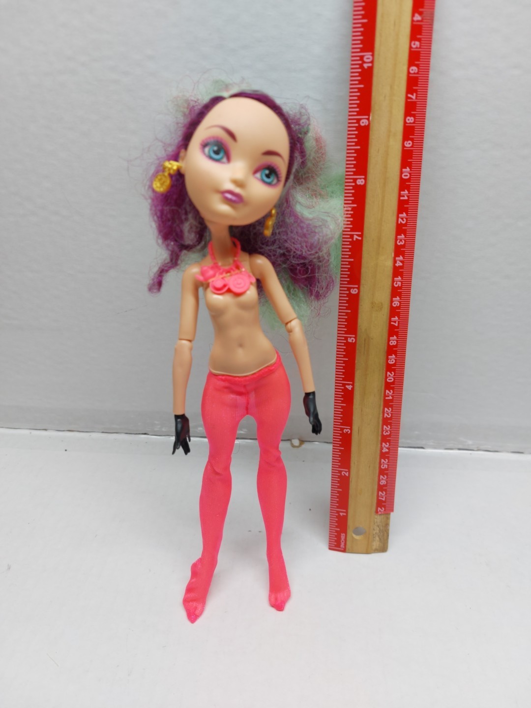Madeline Hatter Doll Ever After High Way Too Wonderland ? Partial Outfit A2