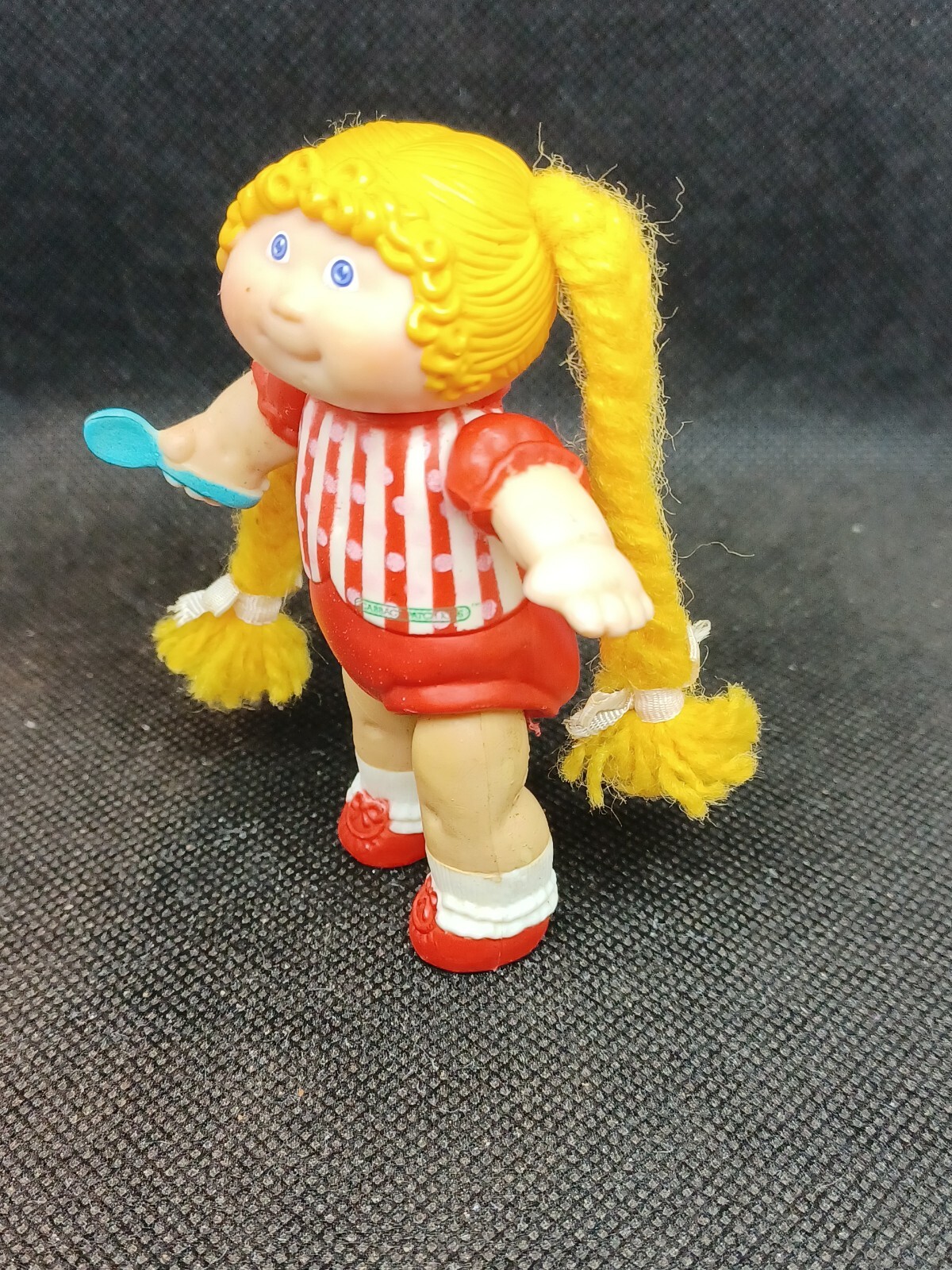 1984 OAA Cabbage Patch Kids Poseable 3.5 in Figure w/Spoon Blonde Pigtails Red