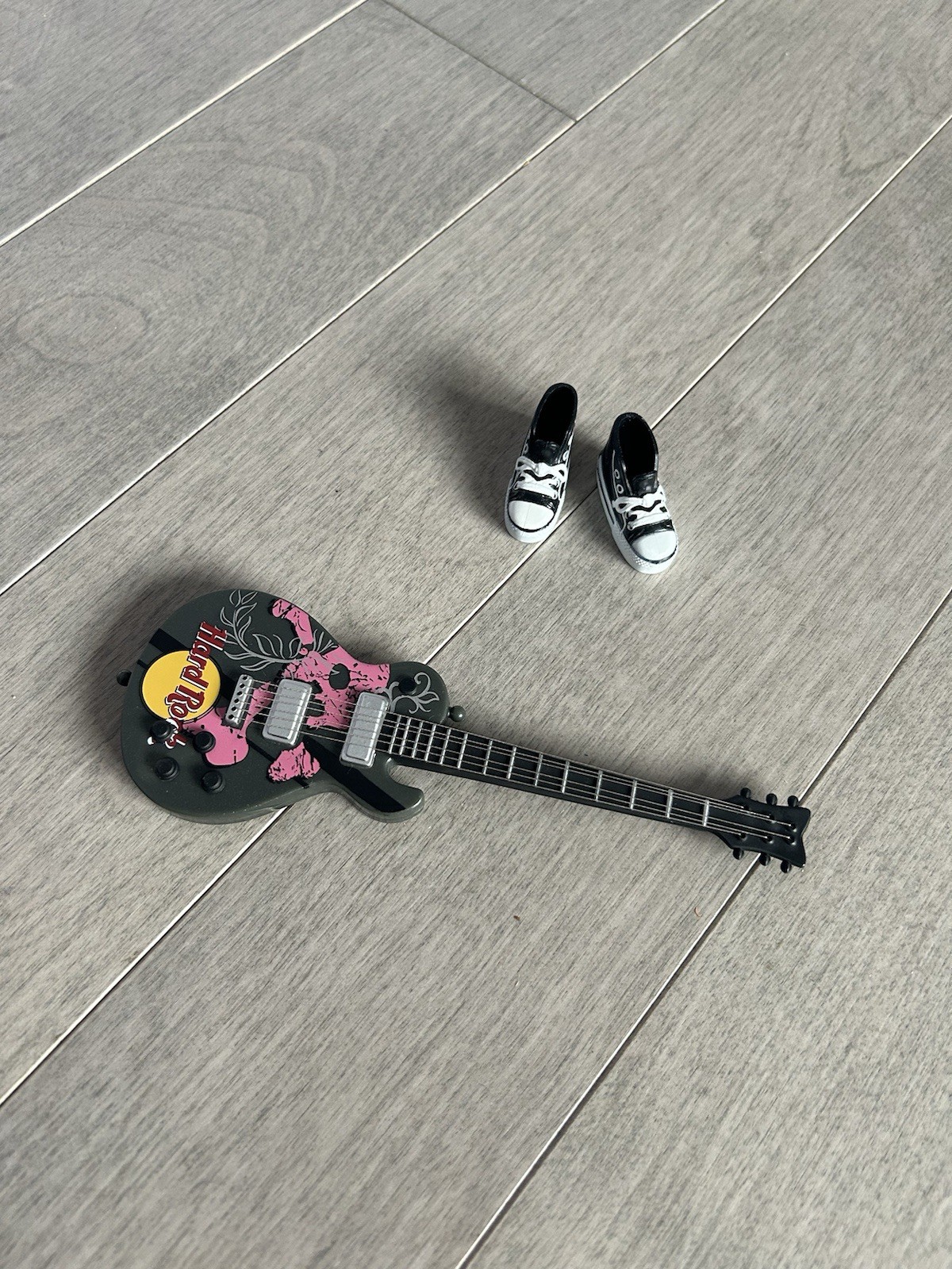 DEBOXED – 2006 Pink Label Hard Rock Cafe Barbie Doll