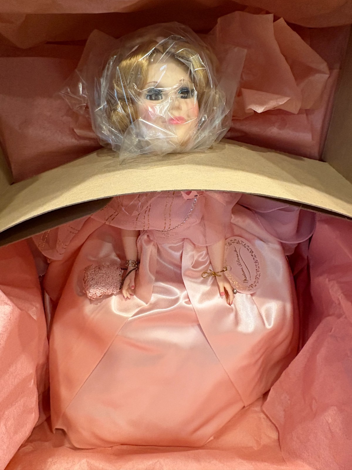 Madame Alexander Self Portrait #2290 MIB with Tag