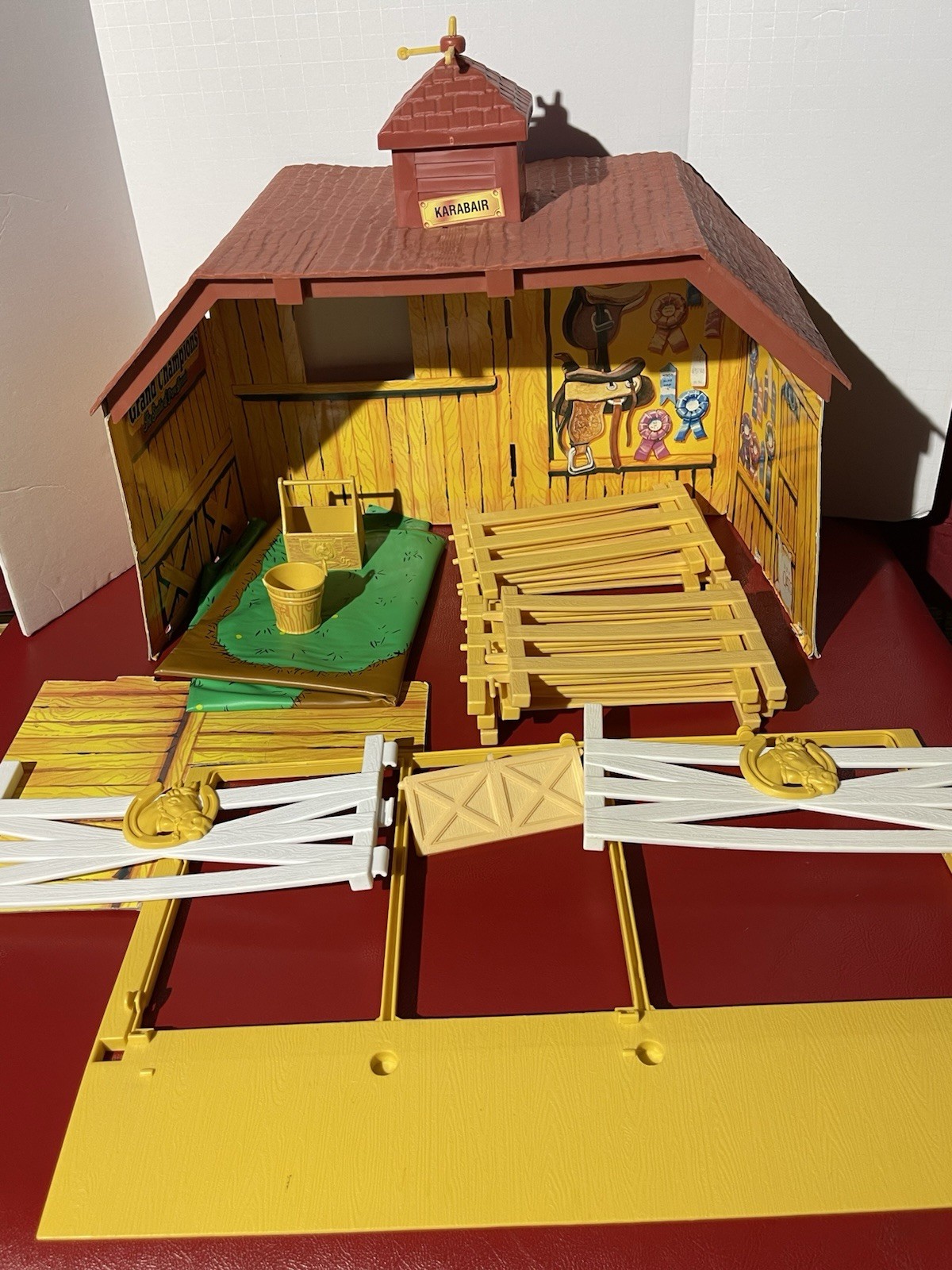 1988 Marchon Grand Champions Horse Stable Barn Stalls Playset