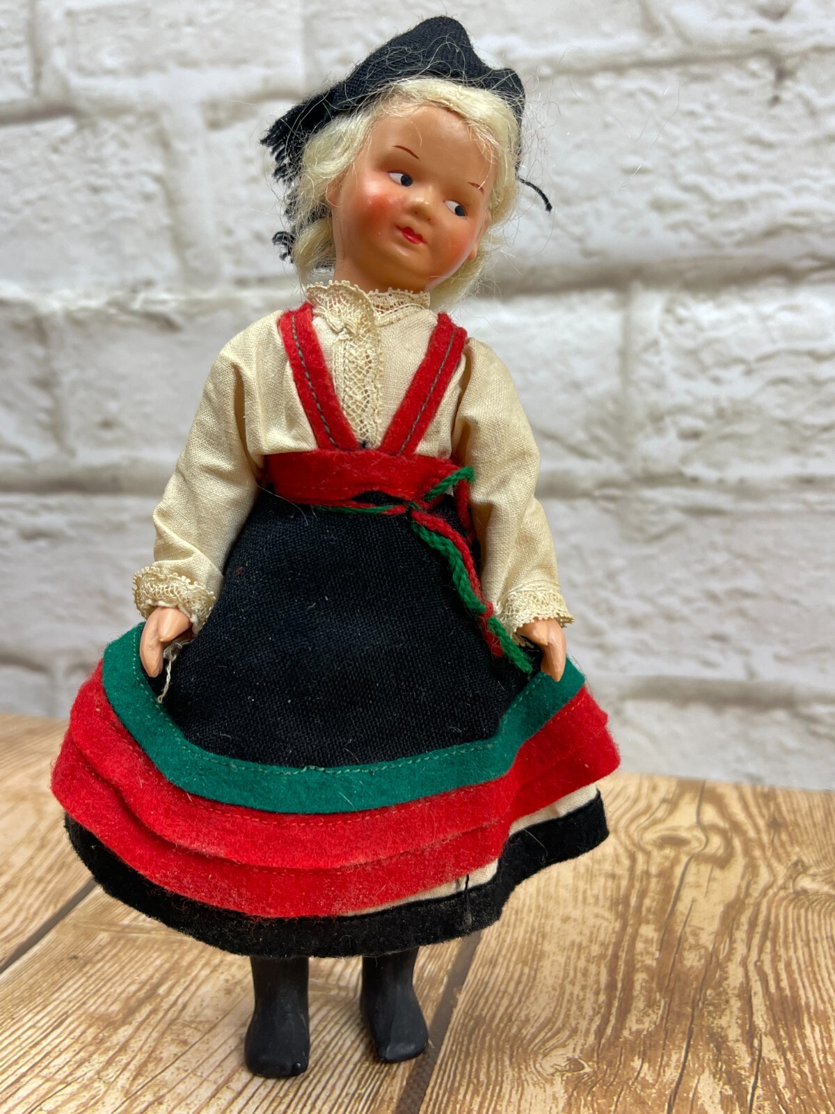 Vintage Norwegian Setesdal costume doll Norway girl