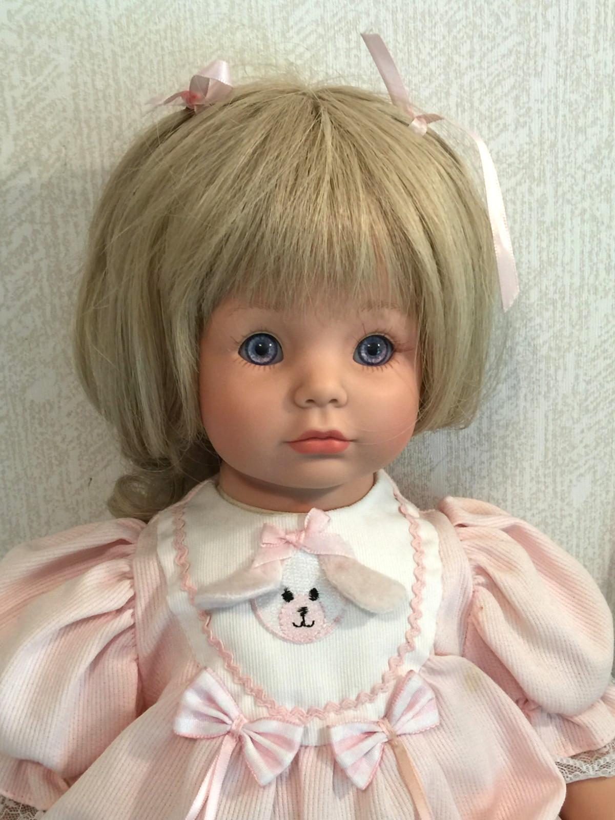 1997 Susan Wakeen – 17″ Sandy Blonde Hair, Purple Eyes (E78)