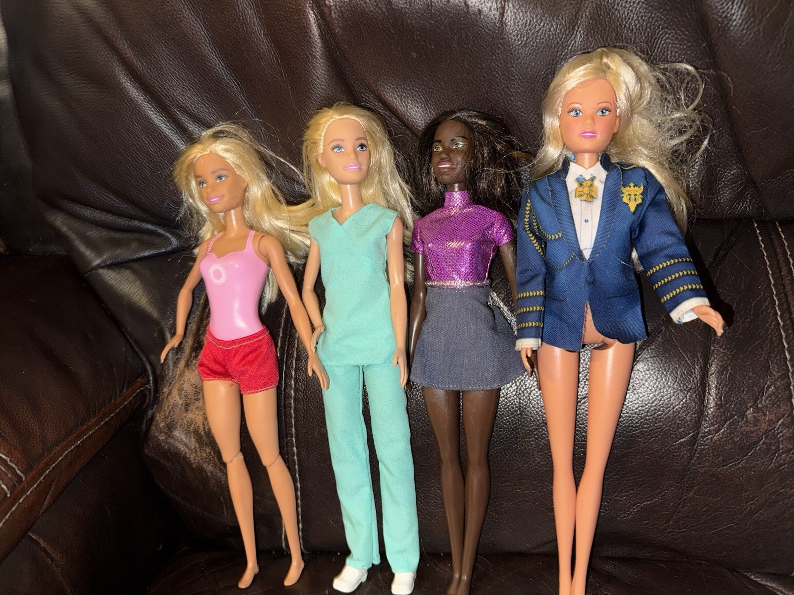 Barbie Lot of 4 Fashion Girl Dolls Blonde Brown Hair Blue Eyes w/Outfits