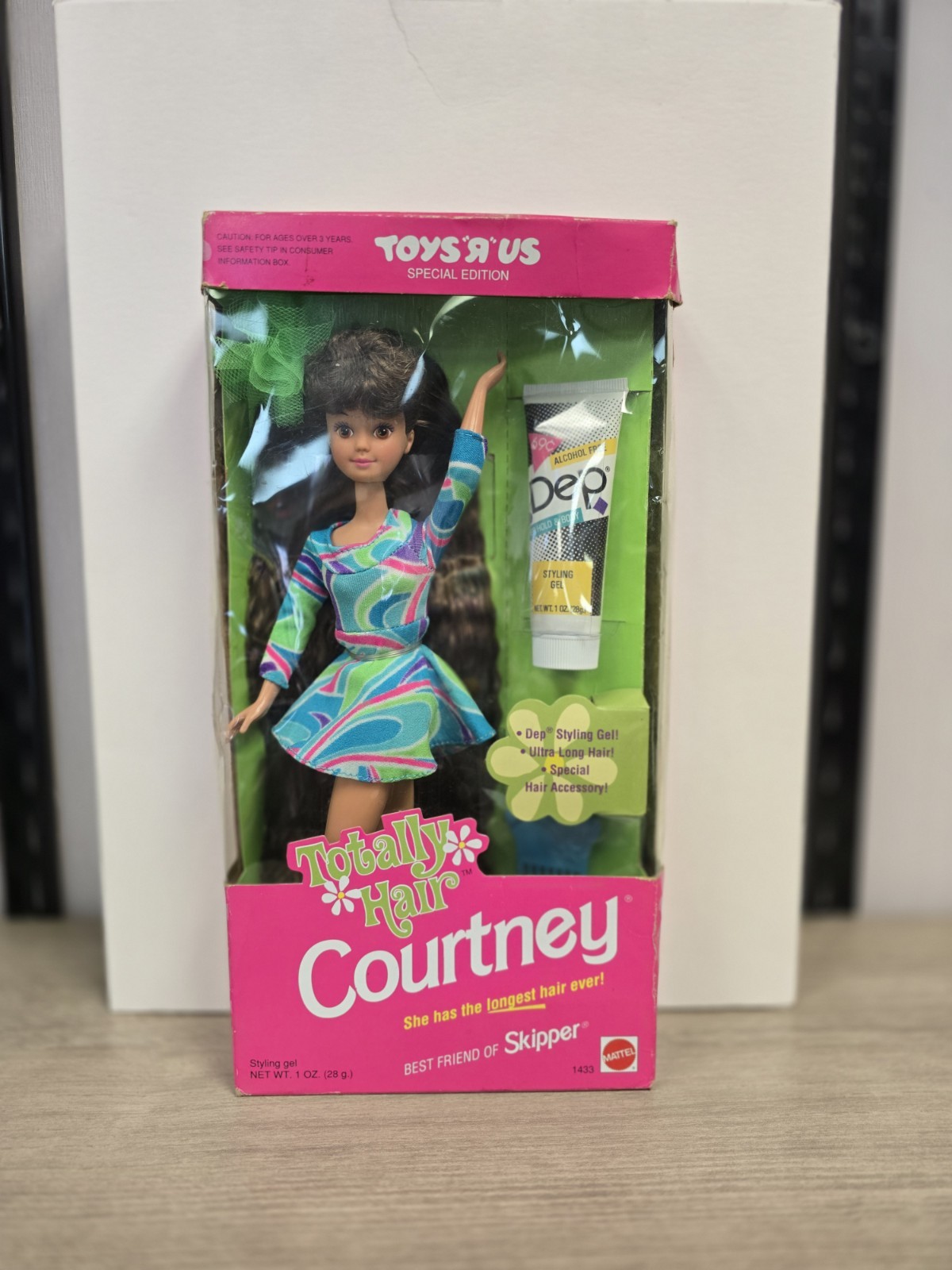 Vintage 1991 Barbie Totally Hair Courtney Doll Minor Box Damage G2U