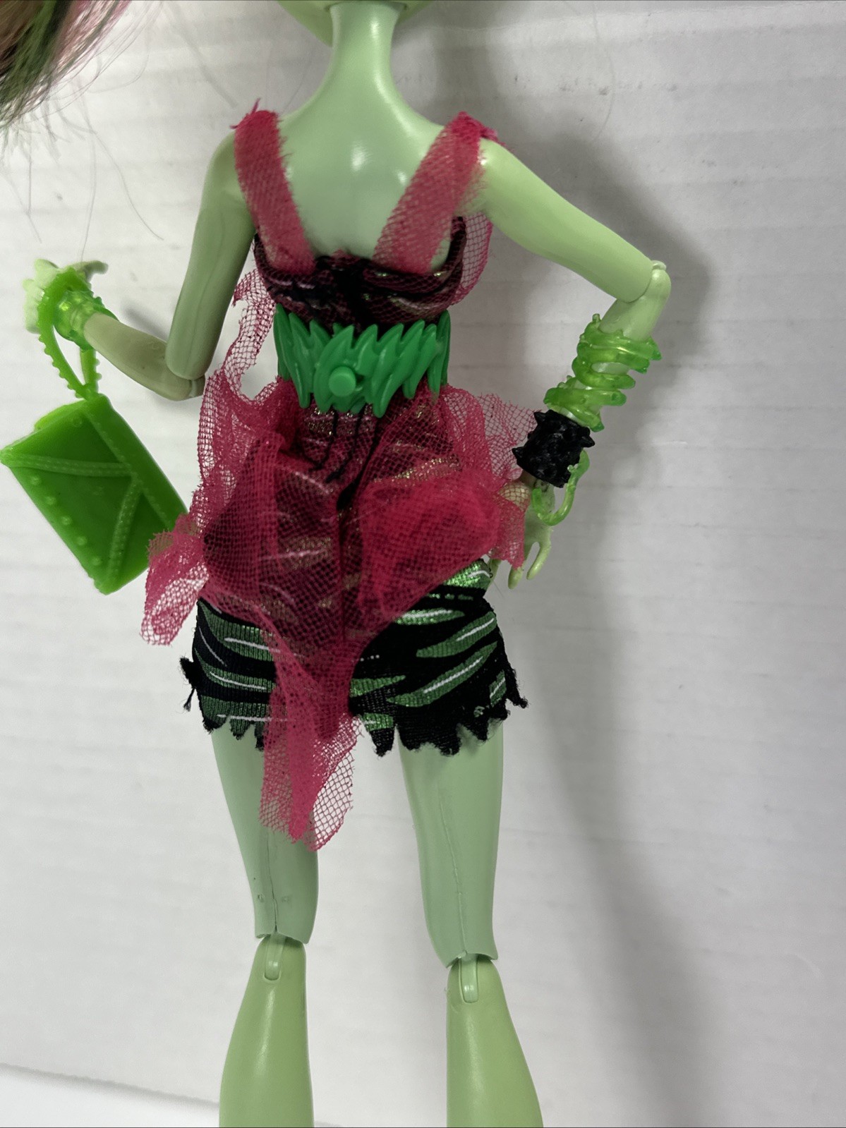 Monster High Venus McflyTrap Doll Zombie Shake Pink Green