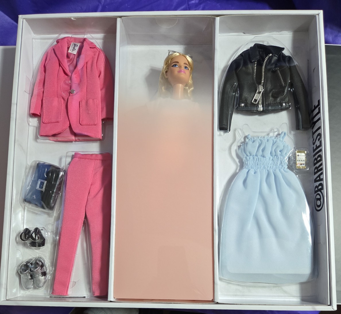 NIB – Mattel “BARBIE STYLE DOLL SIGNATURE GIFT SET” GTJ82 #1 In A Set